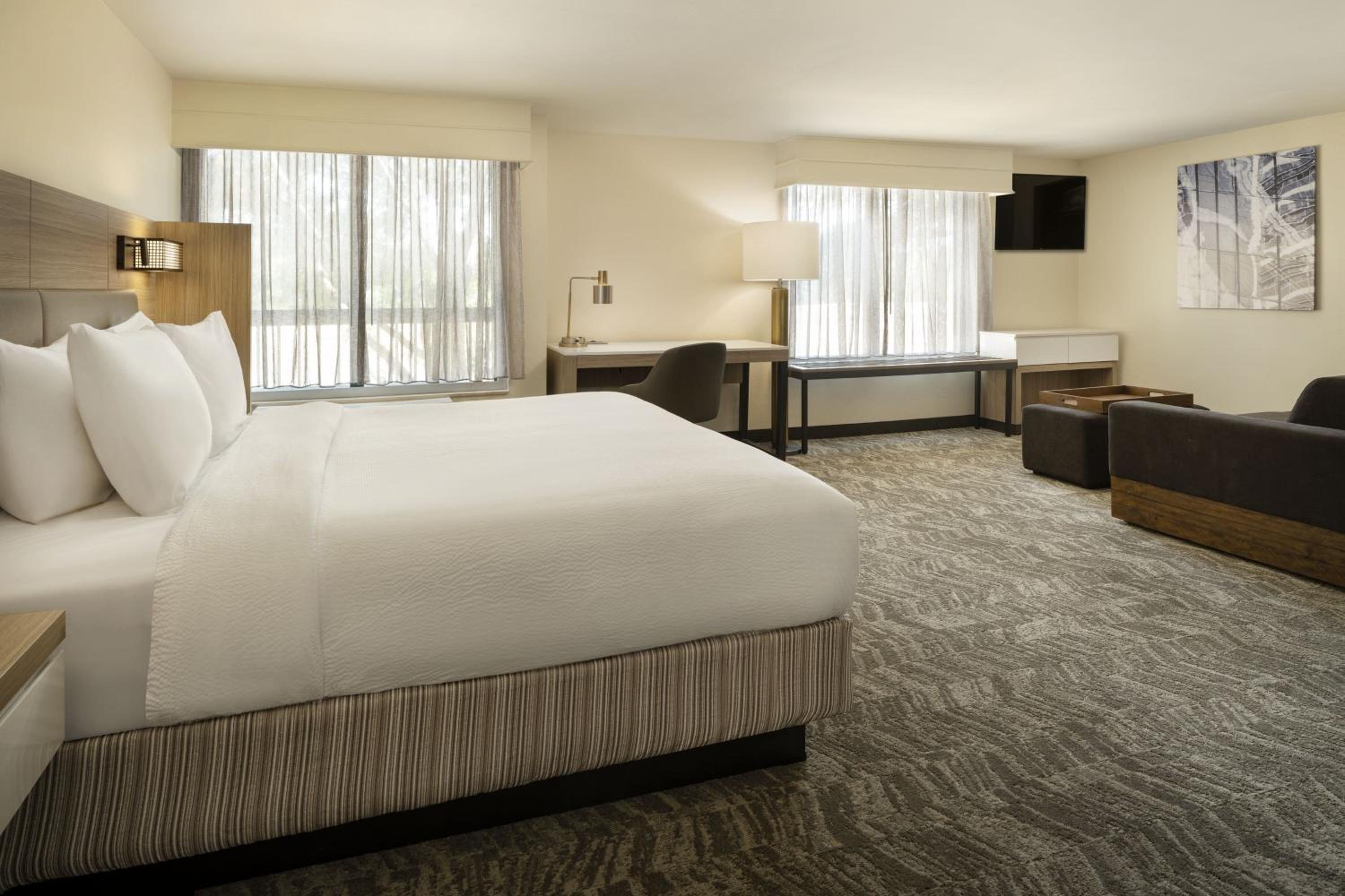 One-Bedroom Executive King Suite with Trundle Bed - Photo 1
