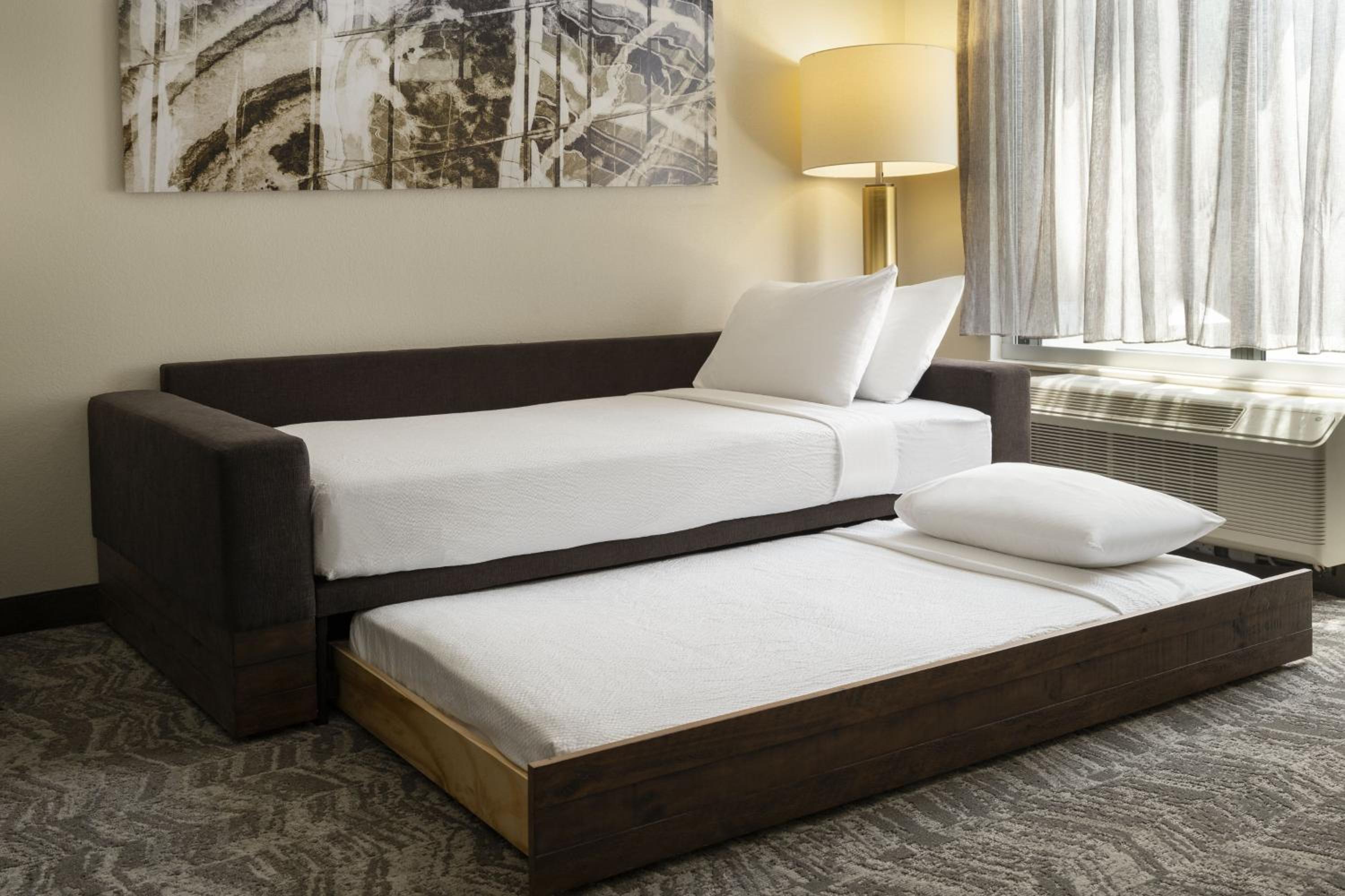 King Suite, One-Bedroom Suite, 1 King, Trundle Bed - Photo 5