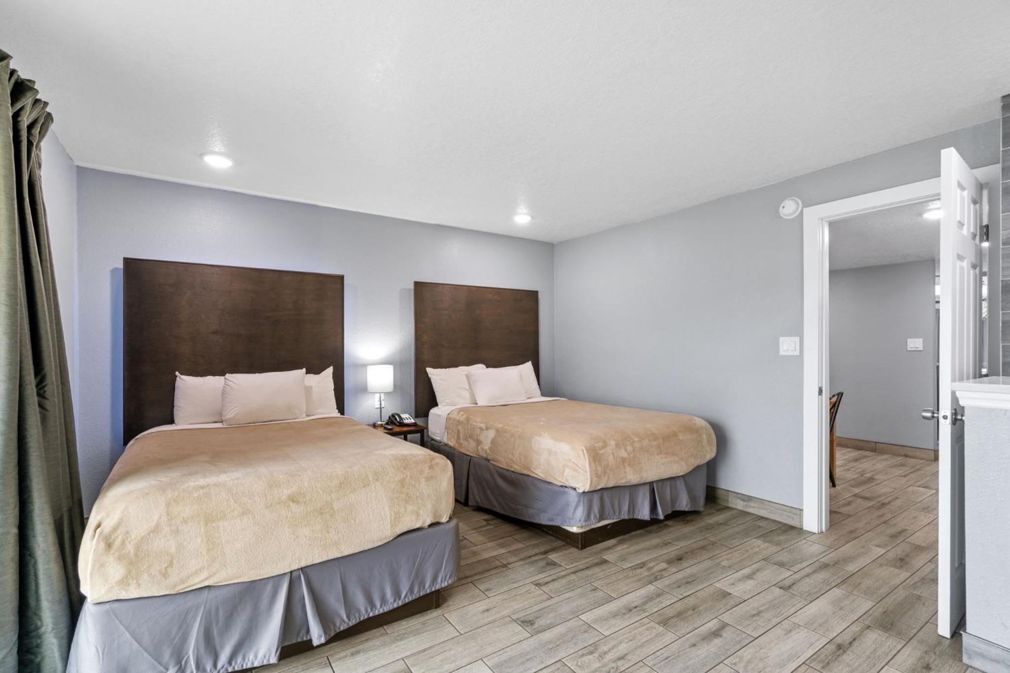 Two-Bedroom Suite photo 2