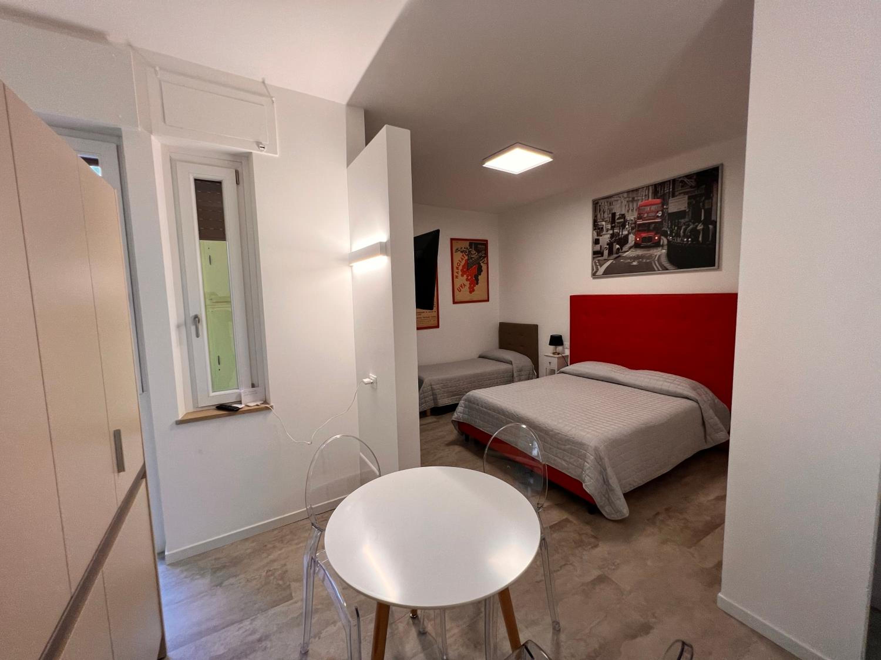 One-Bedroom Apartment - Photo 1