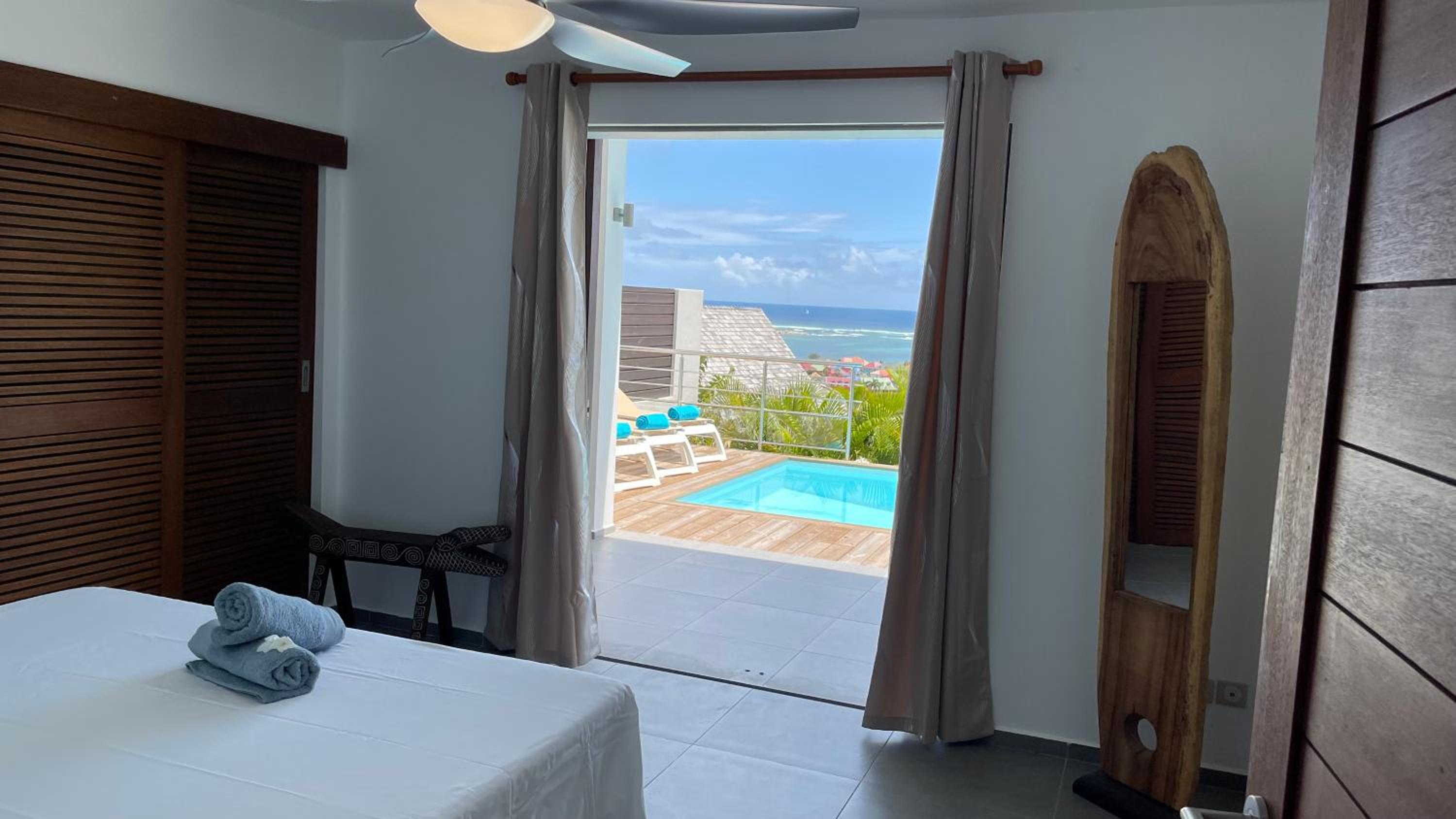 Three-Bedroom Villa photo 3