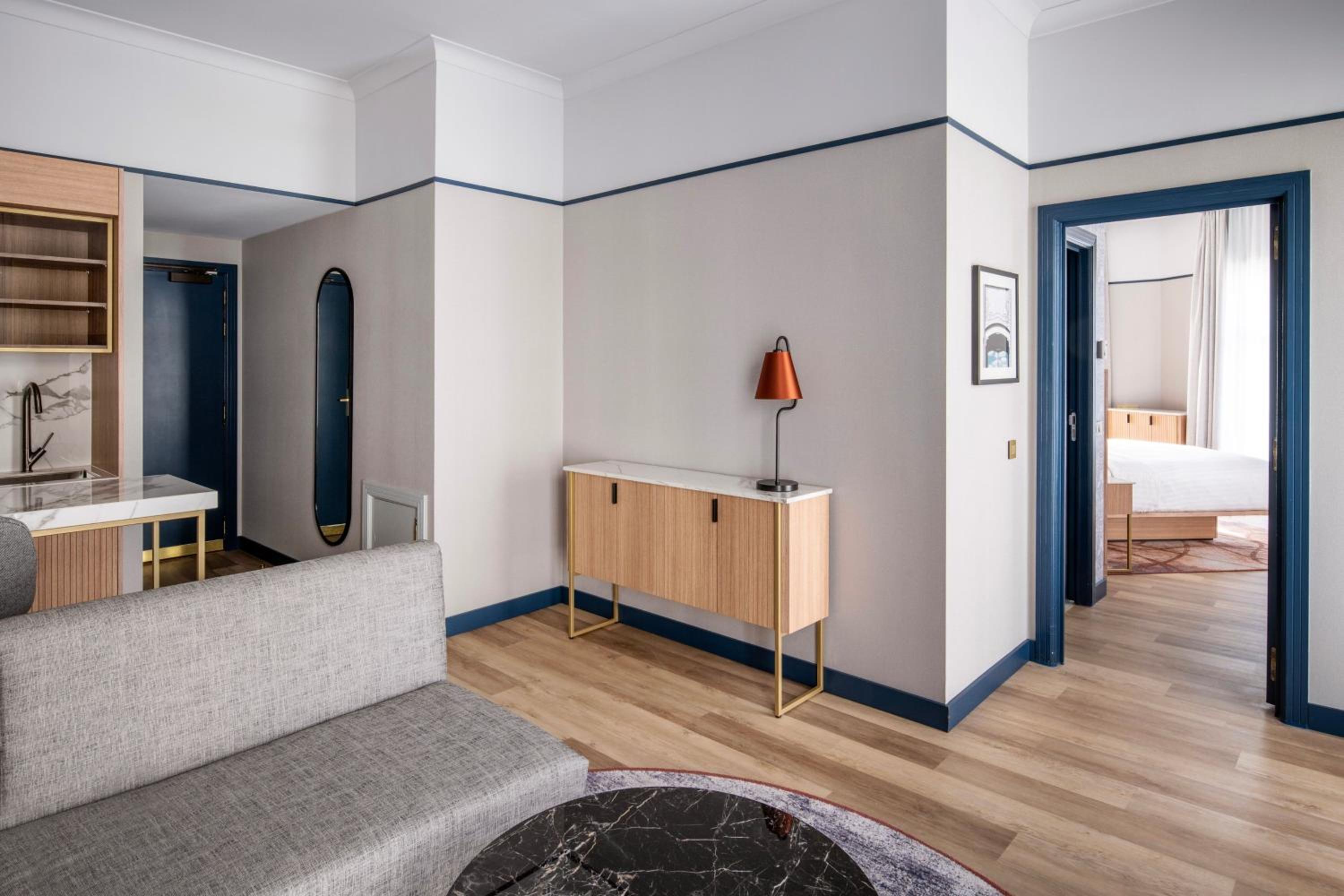 Signature Suite - Club Lounge Access
