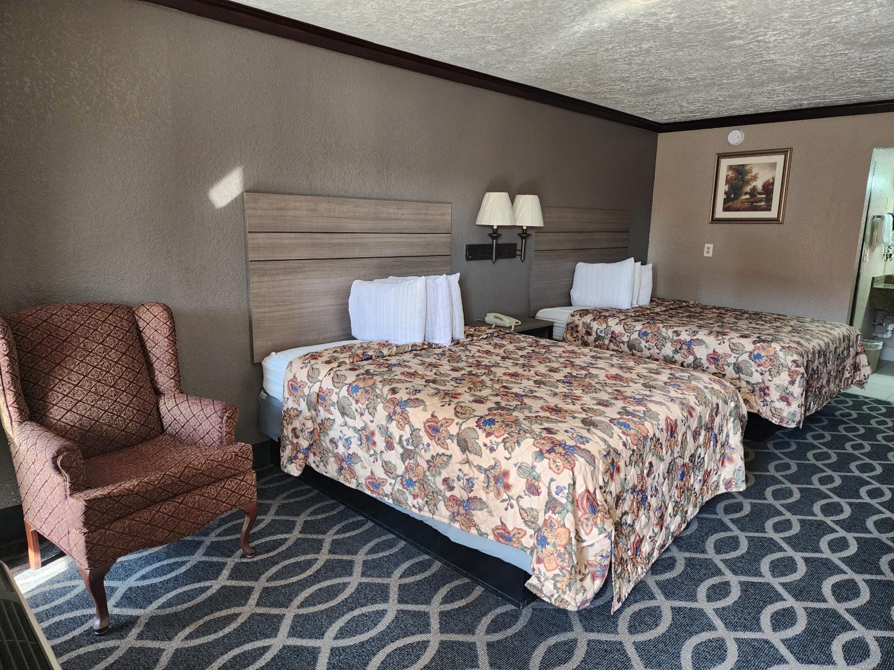 Deluxe Queen Room photo 3