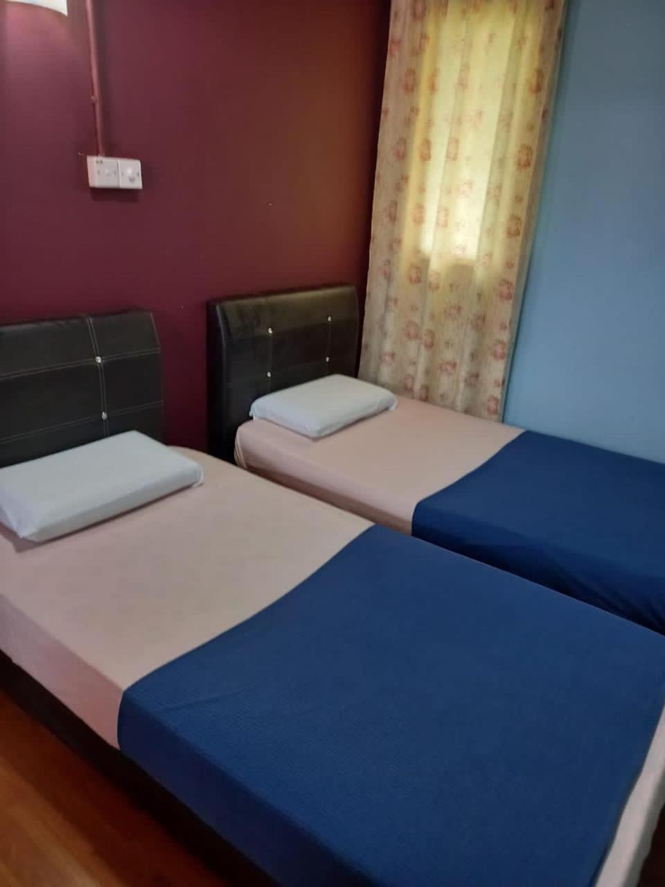 Budget Twin Room photo 3