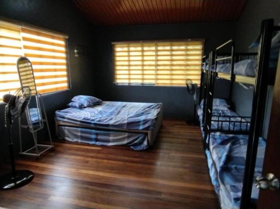 One-Bedroom House photo 1