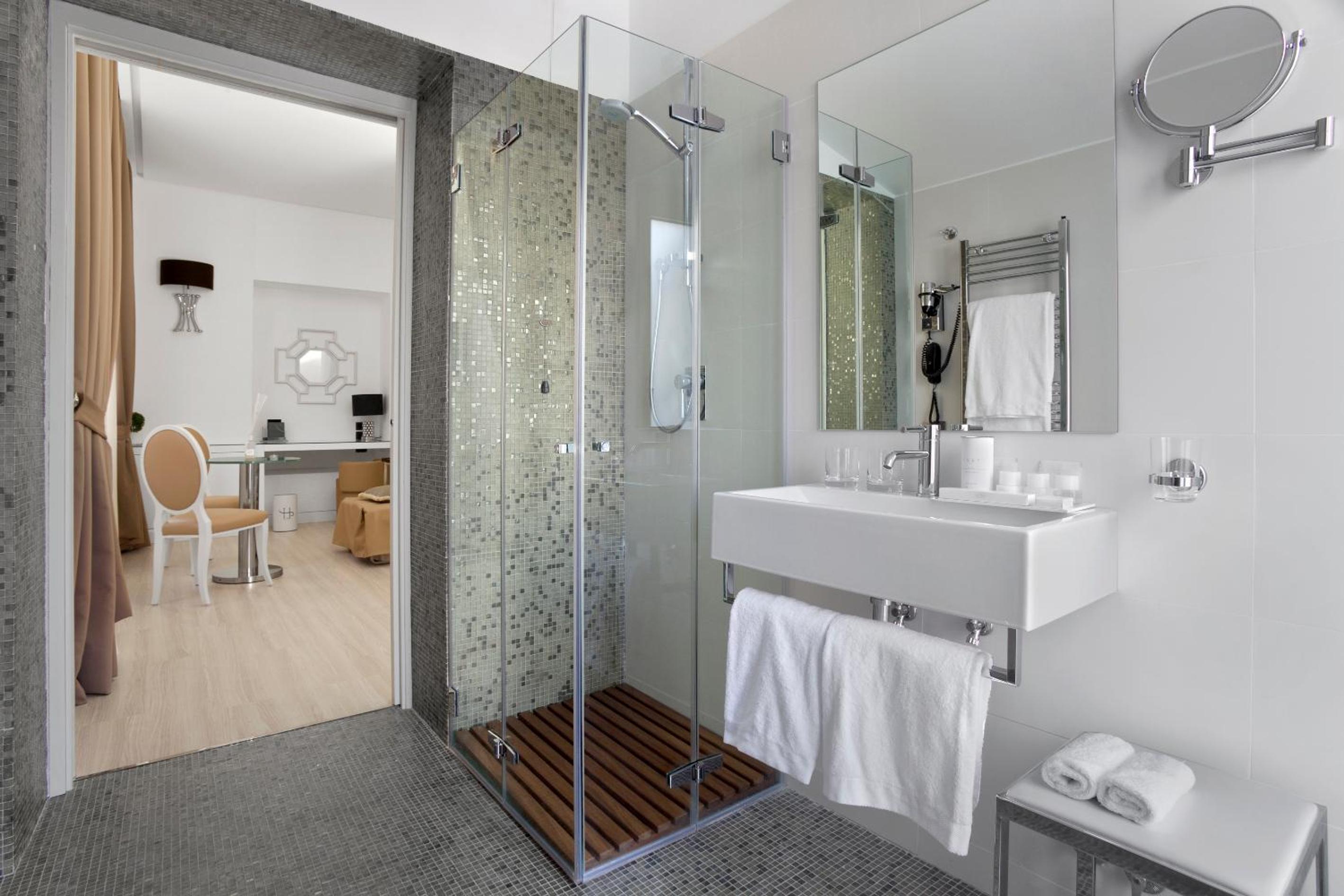  Junior Suite with Spa Access - Photo 5