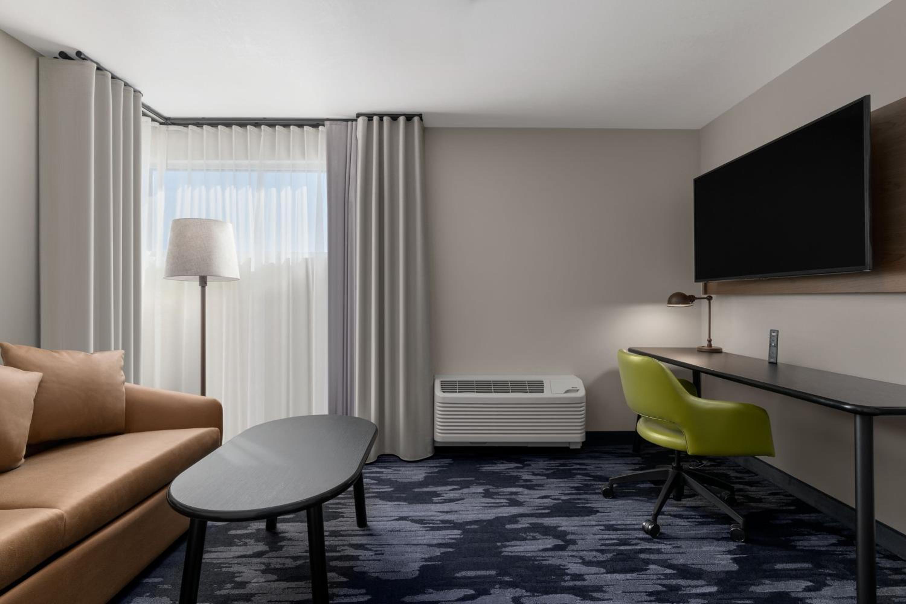 Standard Queen Room with Two Queen Beds and Adapted Tub - Mobility Accessible - Photo 1
