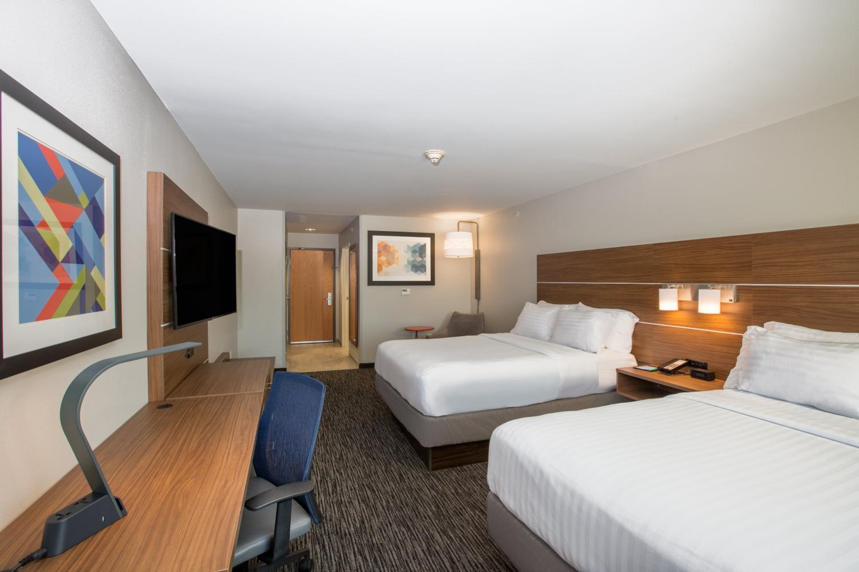 Standard King Room - Photo 2