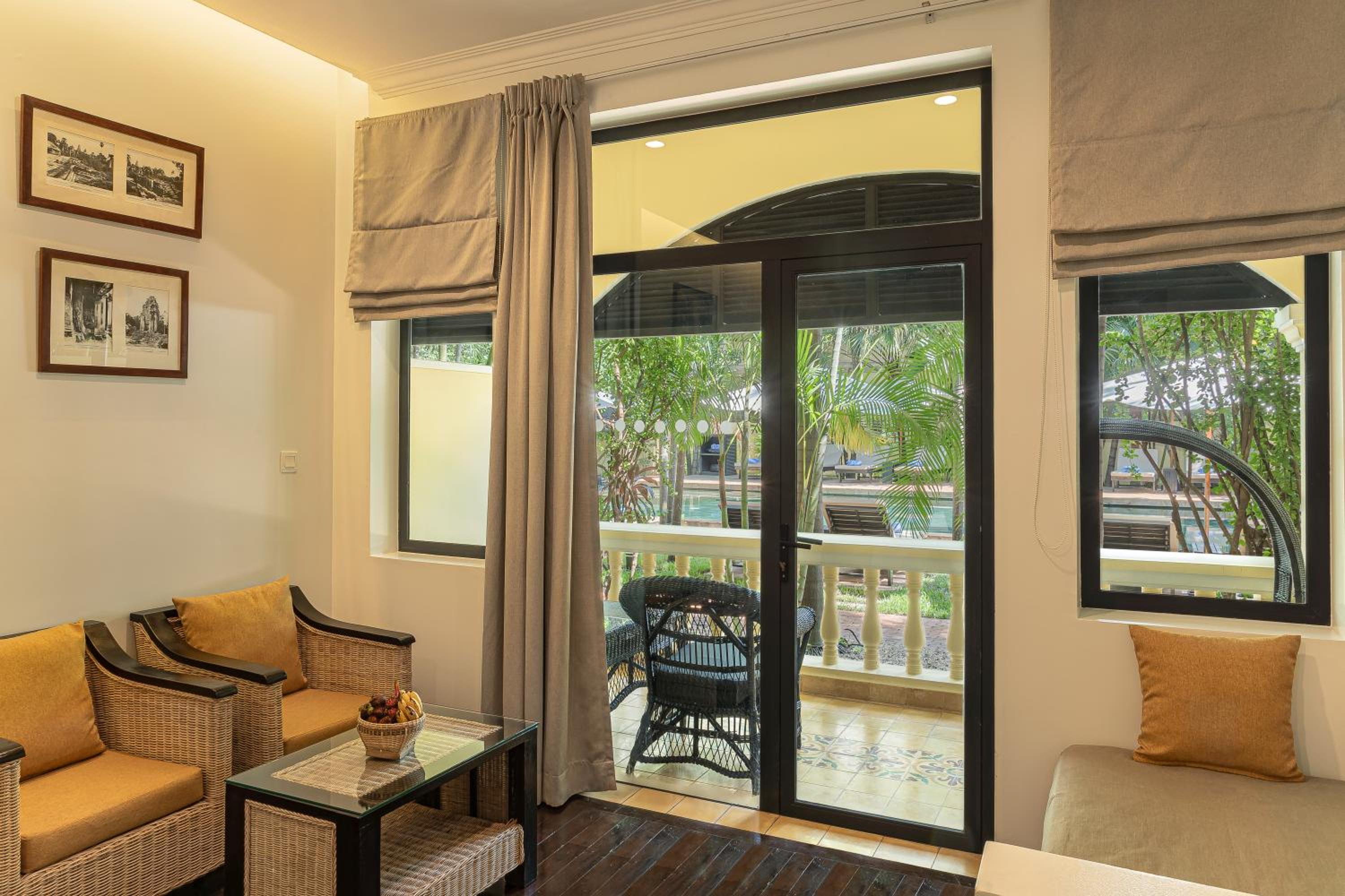 Deluxe Double Room with Balcony - Photo 25