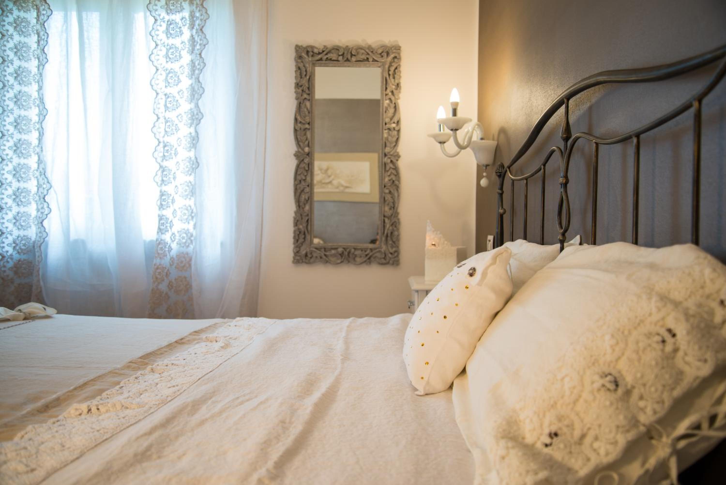 Double Room - Photo 13