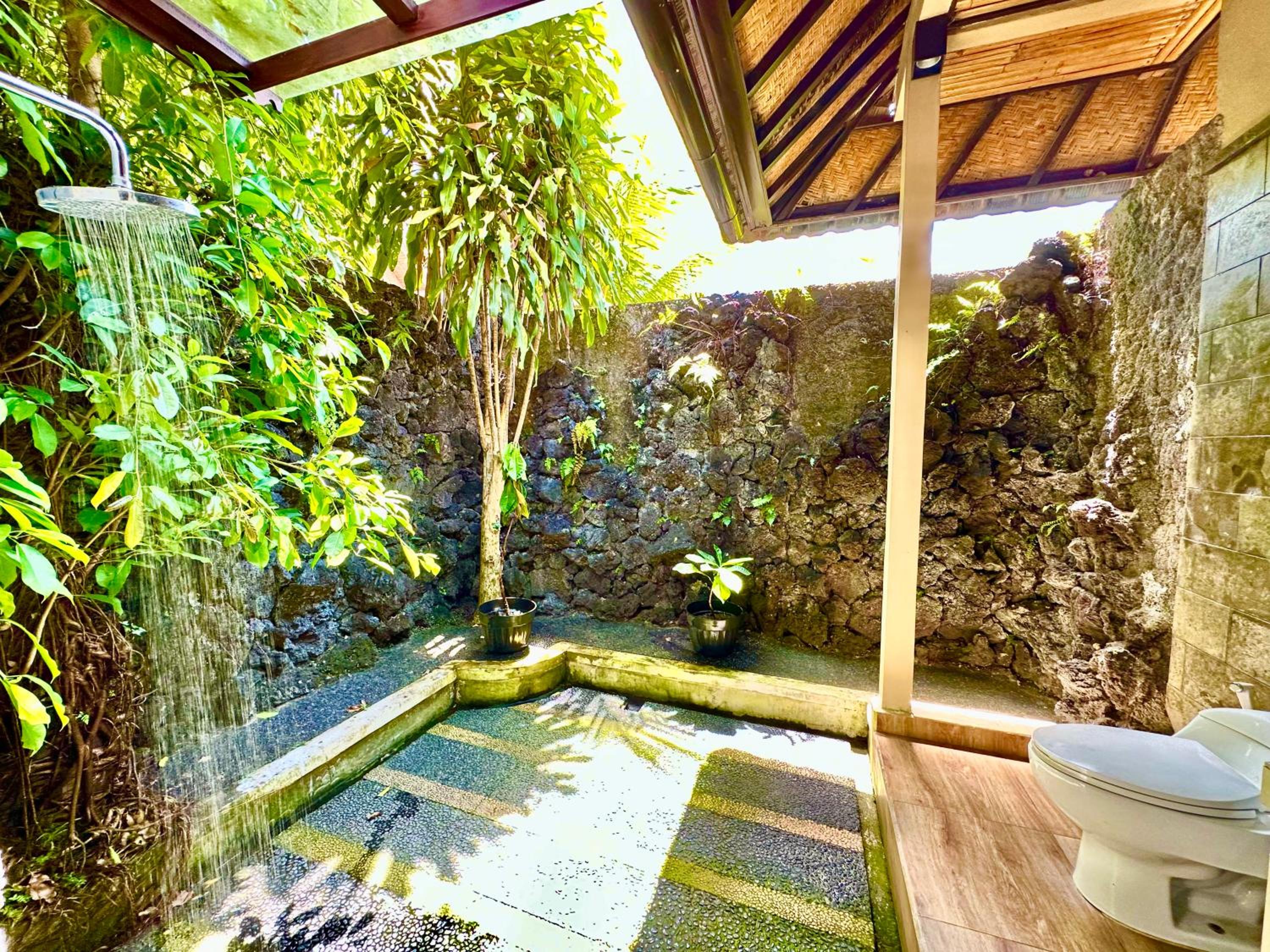 Two-Bedroom Garden Villa with Lush Outdoor Space & Private Gazebo photo 3