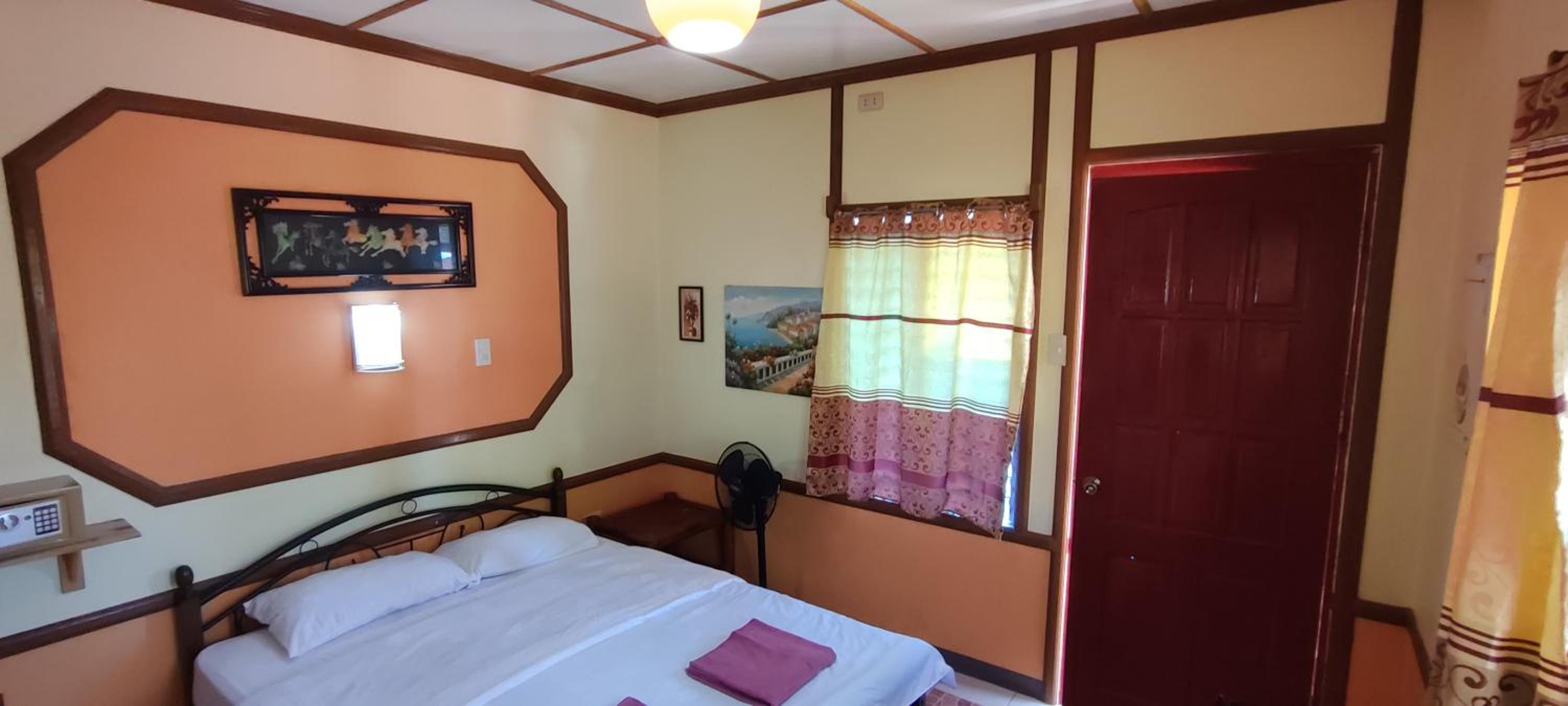Queen Room photo 3