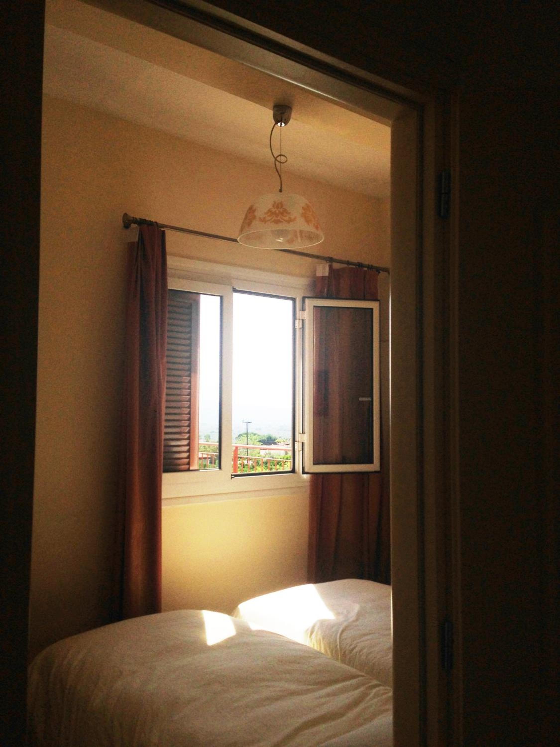 Economy Quadruple Room - Photo 4