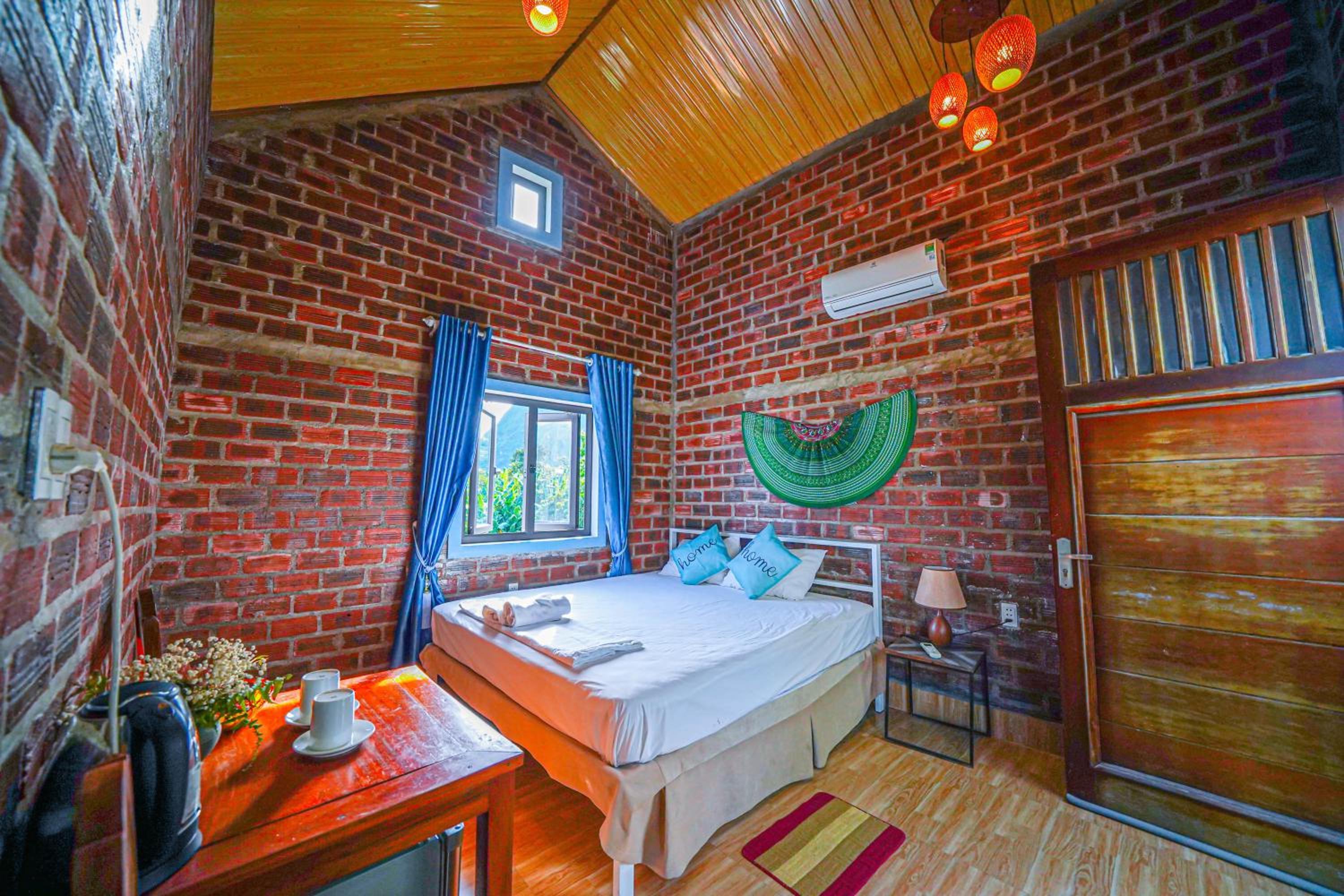Double Room with Mountain View