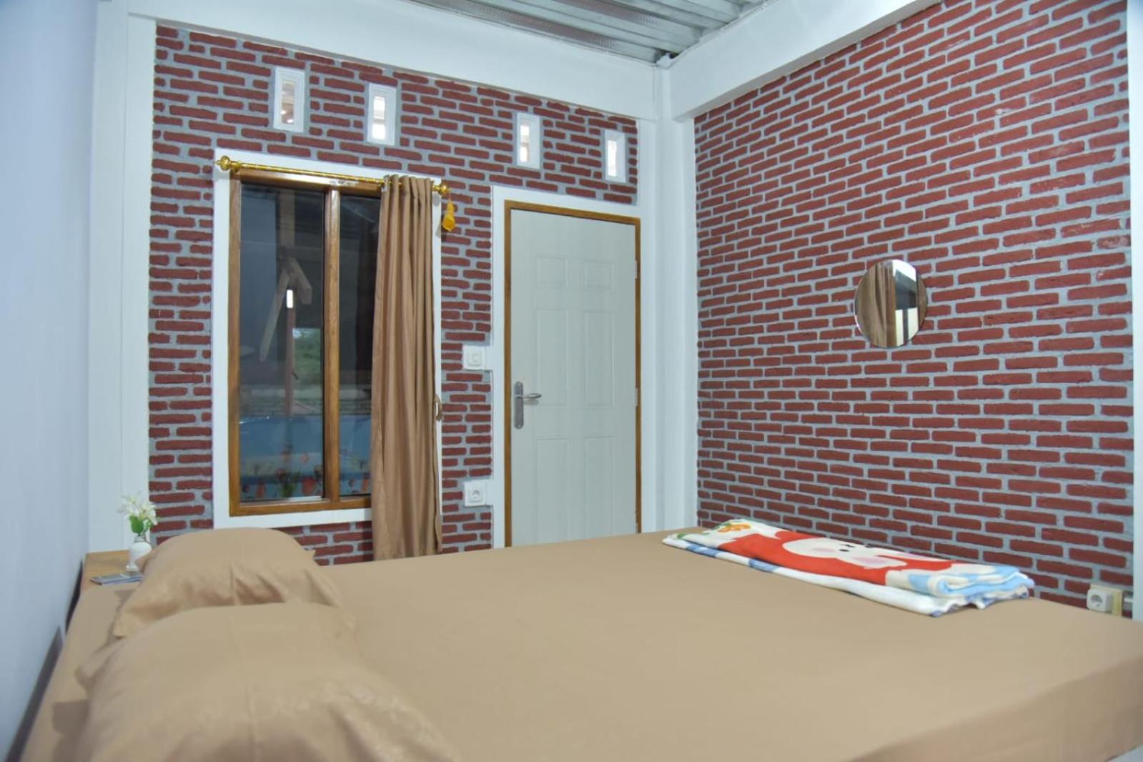 Deluxe Room (2 Adults + 1 Child) photo 1