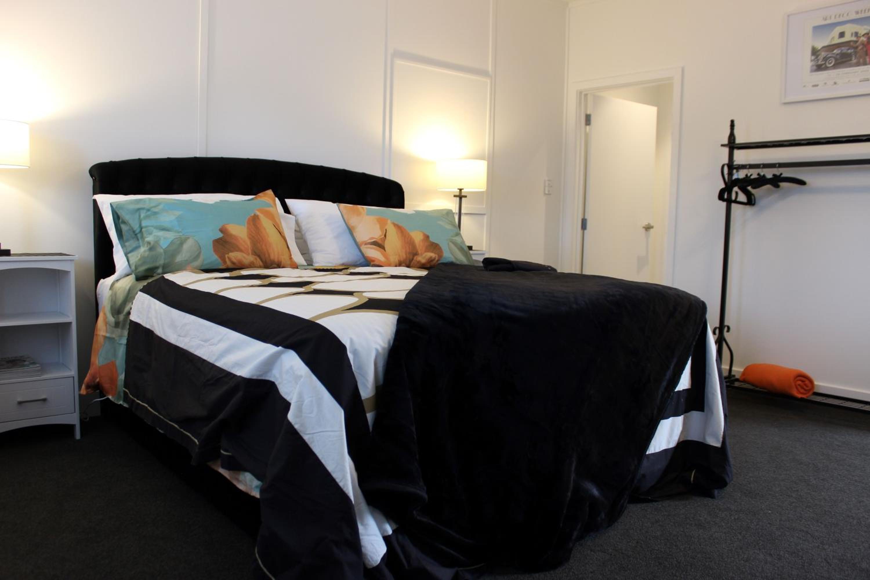 Deluxe King Suite