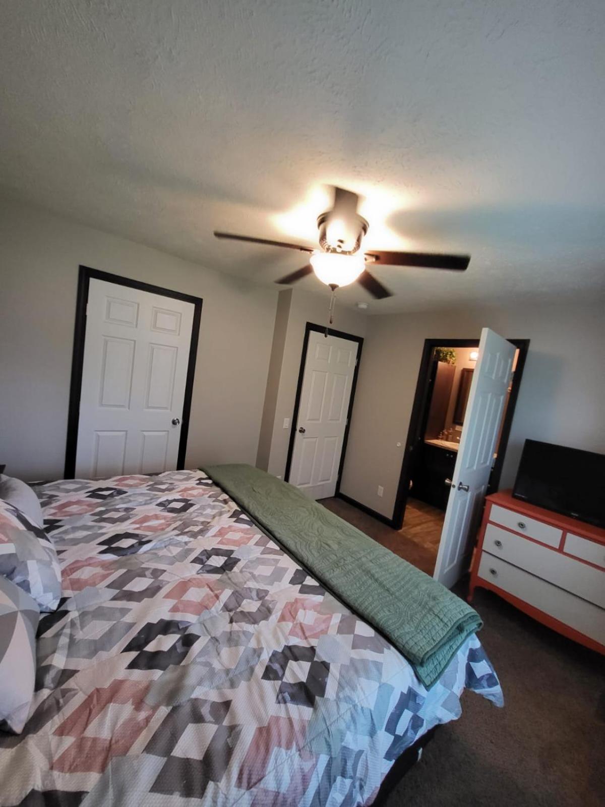 Three-Bedroom House photo 2