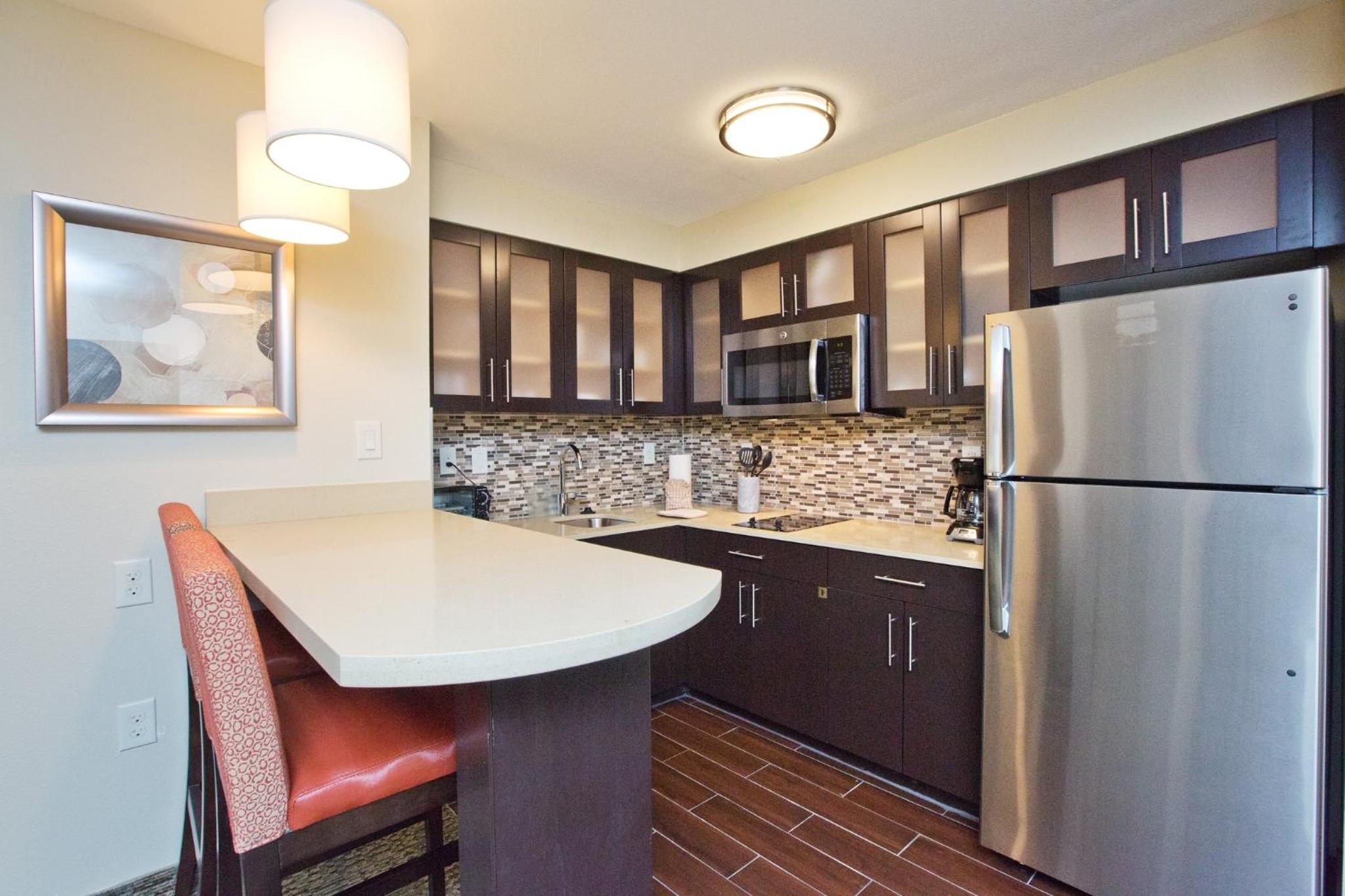One-Bedroom King Suite thumbnail 5