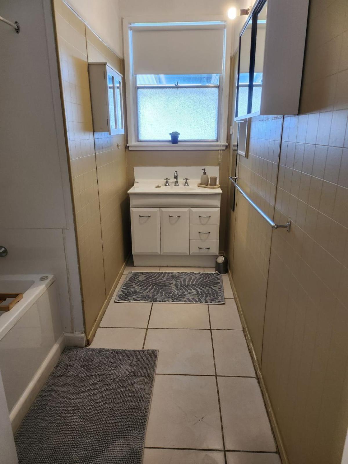 Three-Bedroom House photo 2