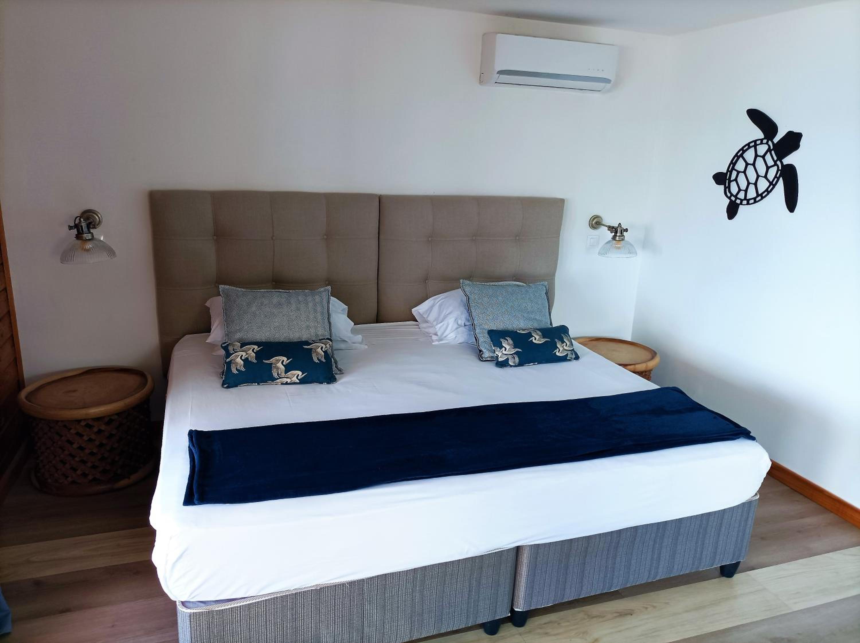 Deluxe Double Room with Balcony photo 3