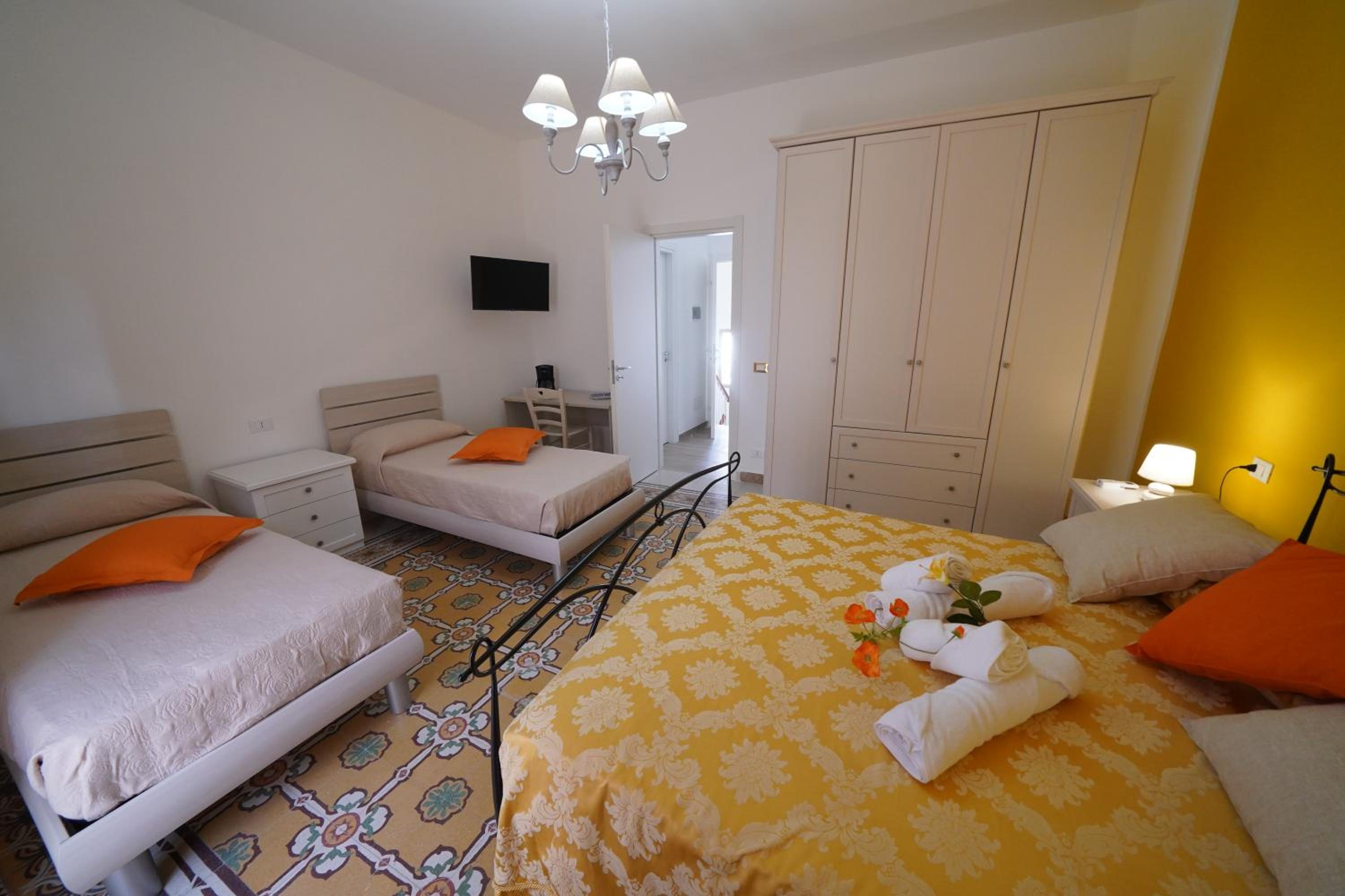 Apartment with Sea View - Photo 29