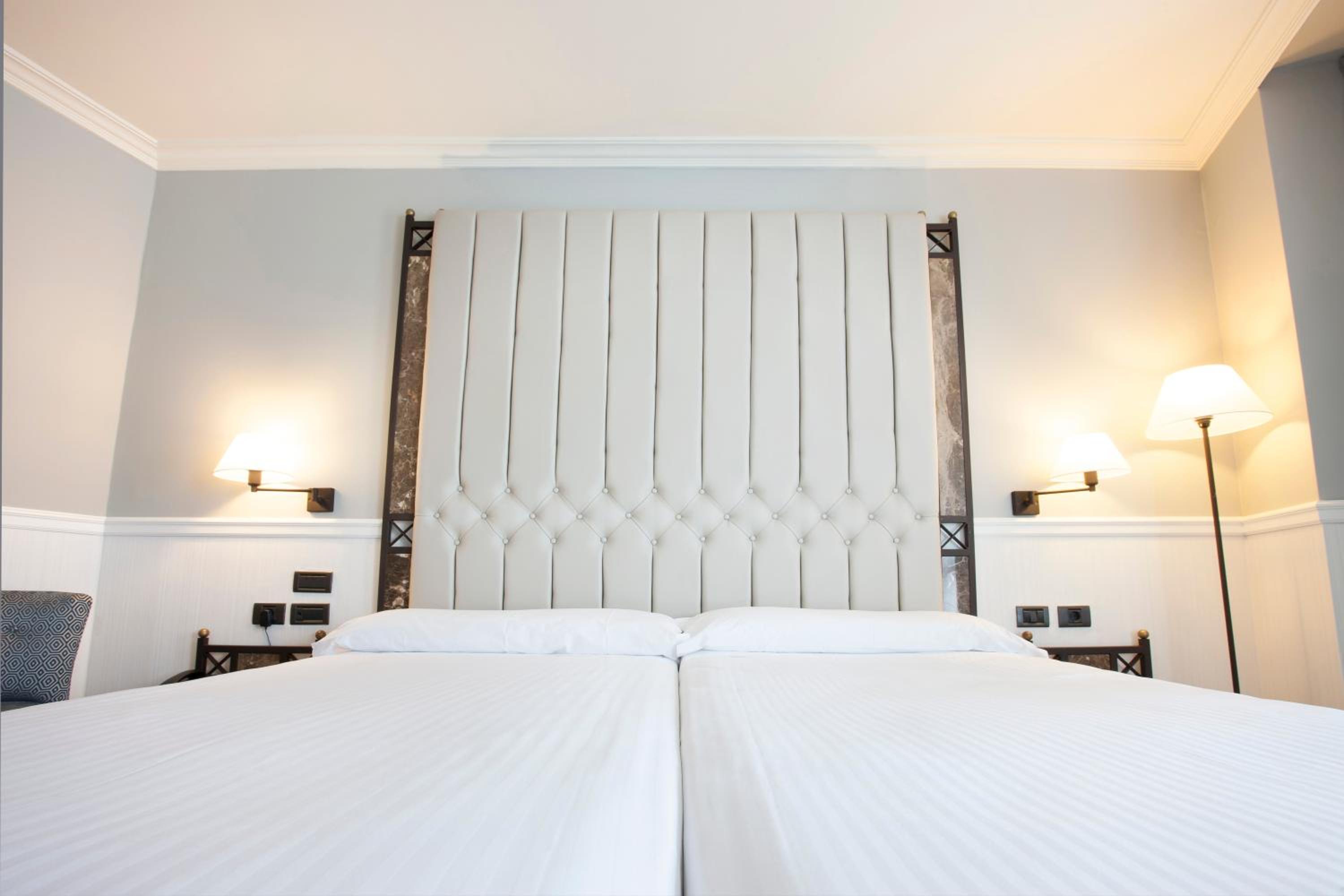 Double Room (1 - 2 Adults) - Photo 6