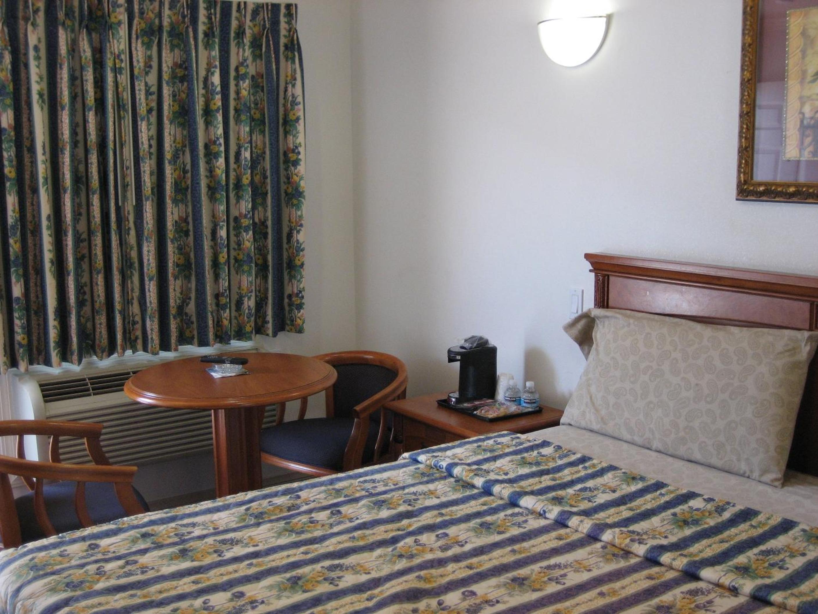 King Room with Spa Bath - Photo 12