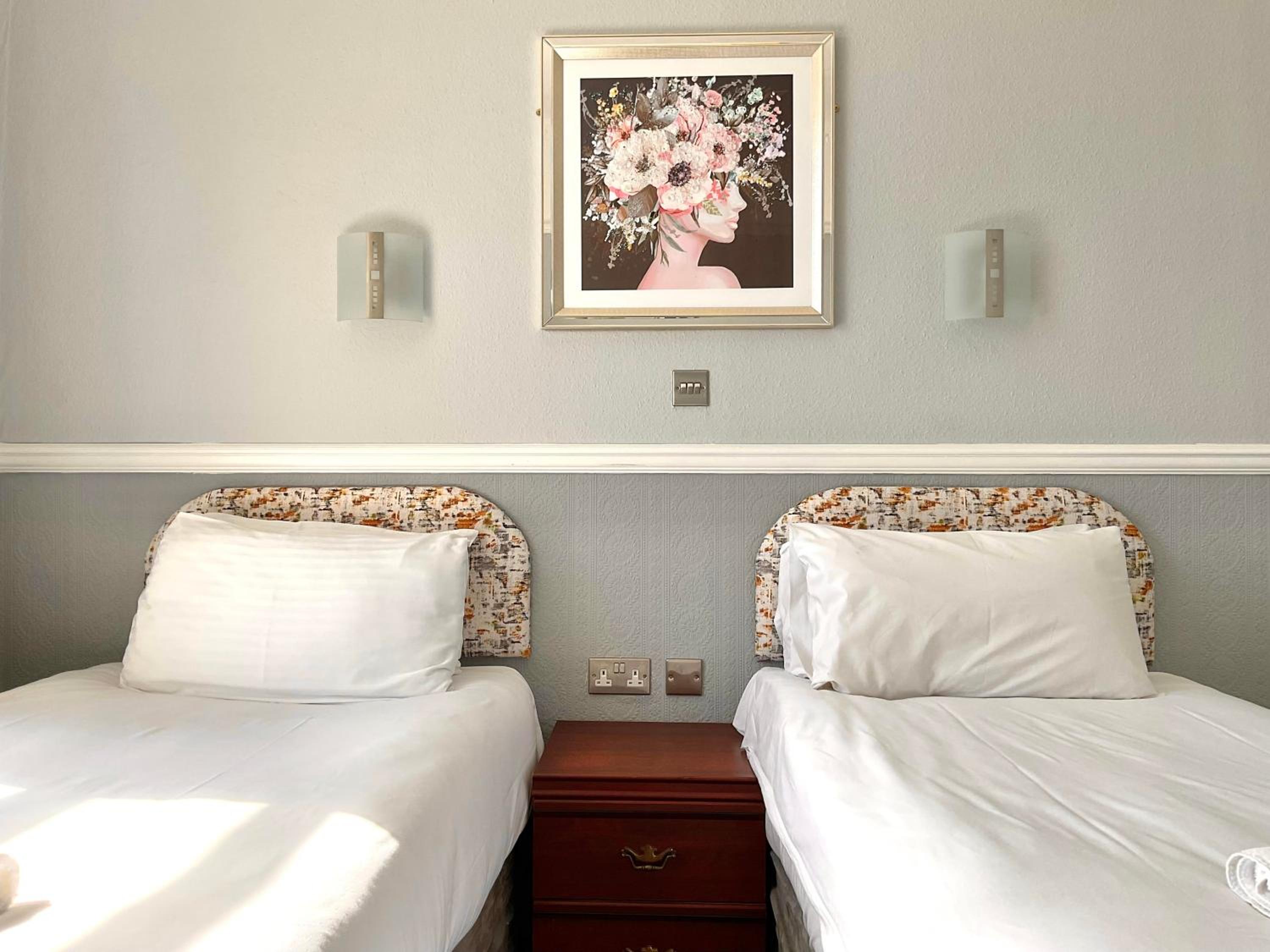 Twin Room with Sea View - Photo 2