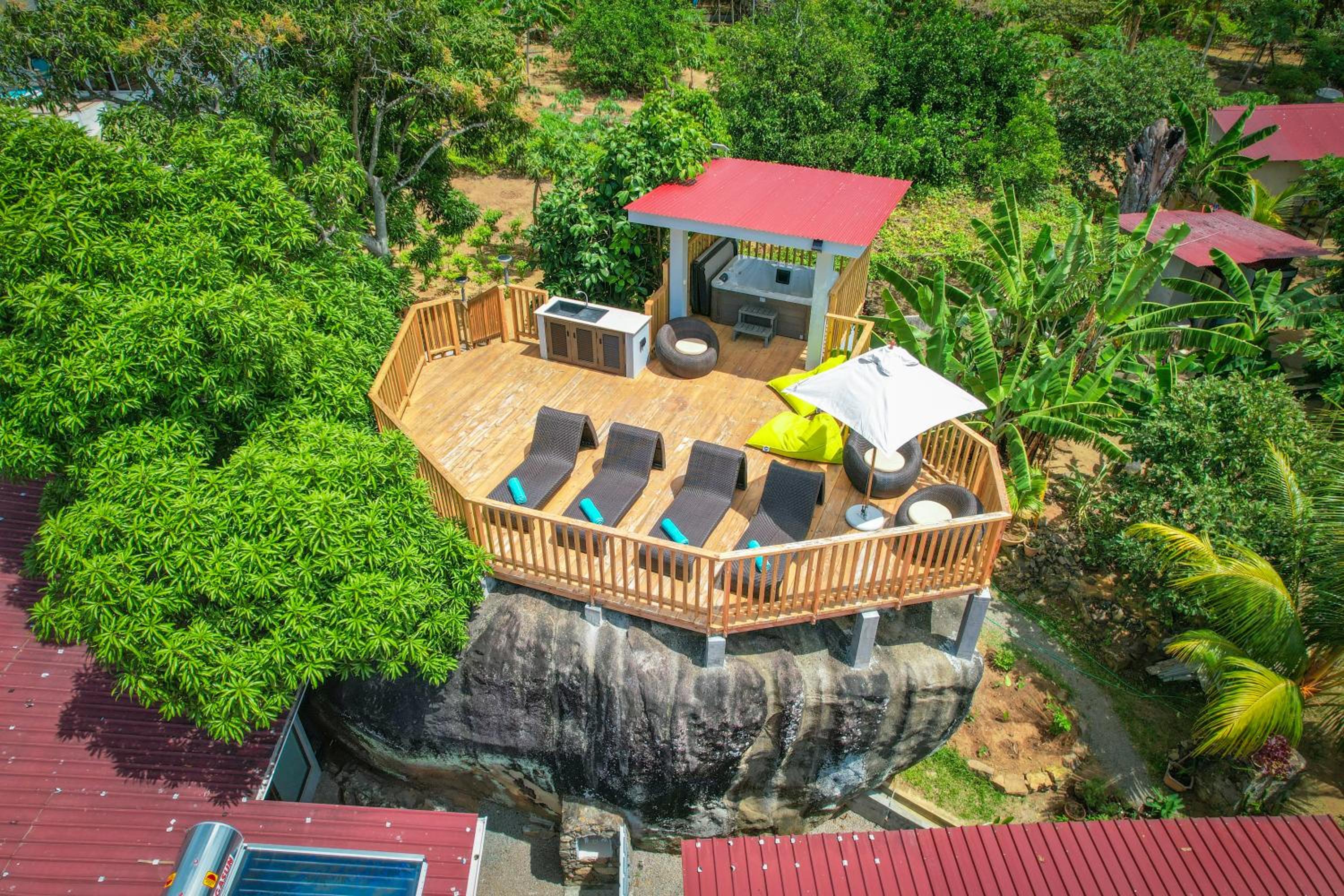 Three-Bedroom Villa photo 2
