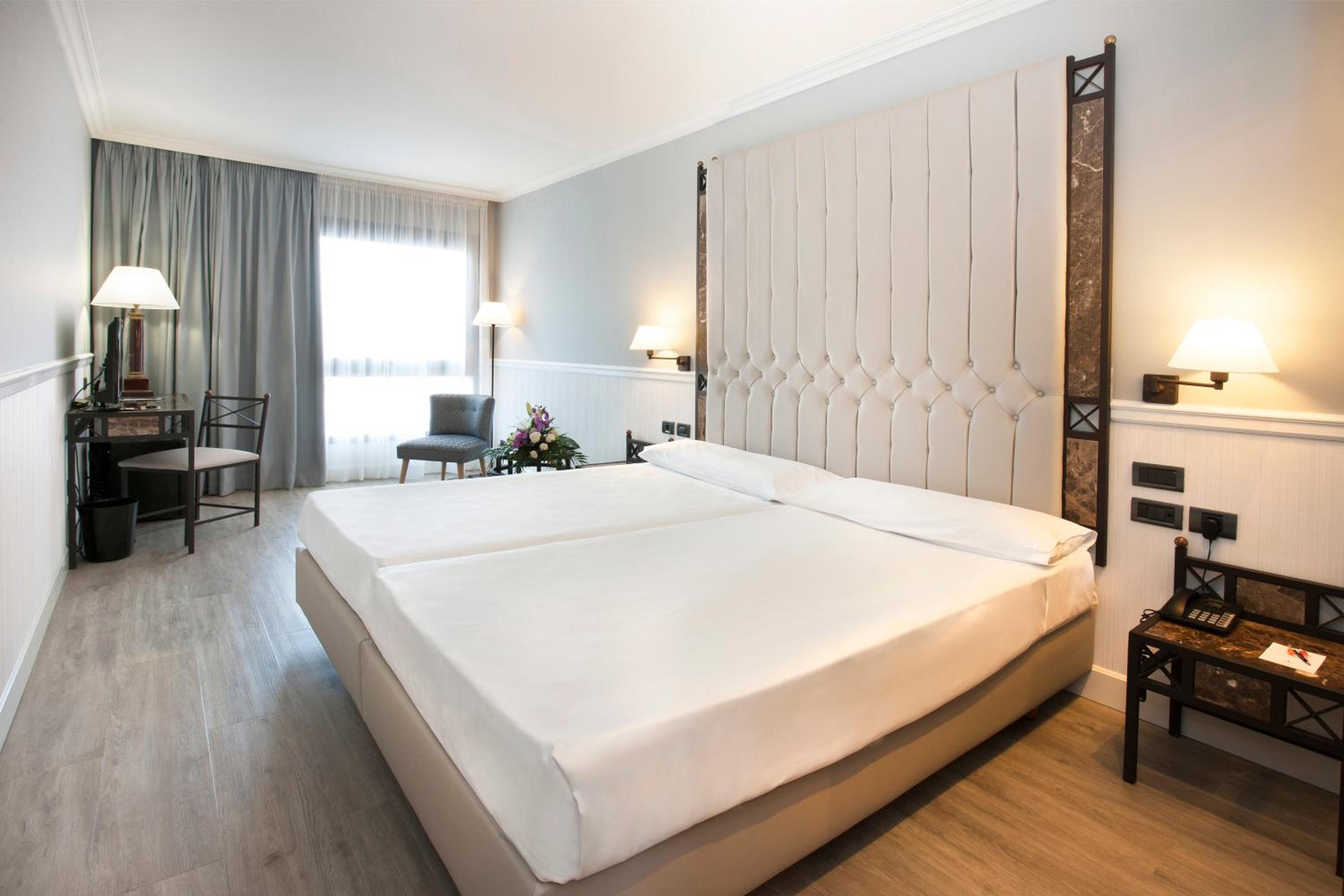 Double Room (1 - 2 Adults) - Photo 9