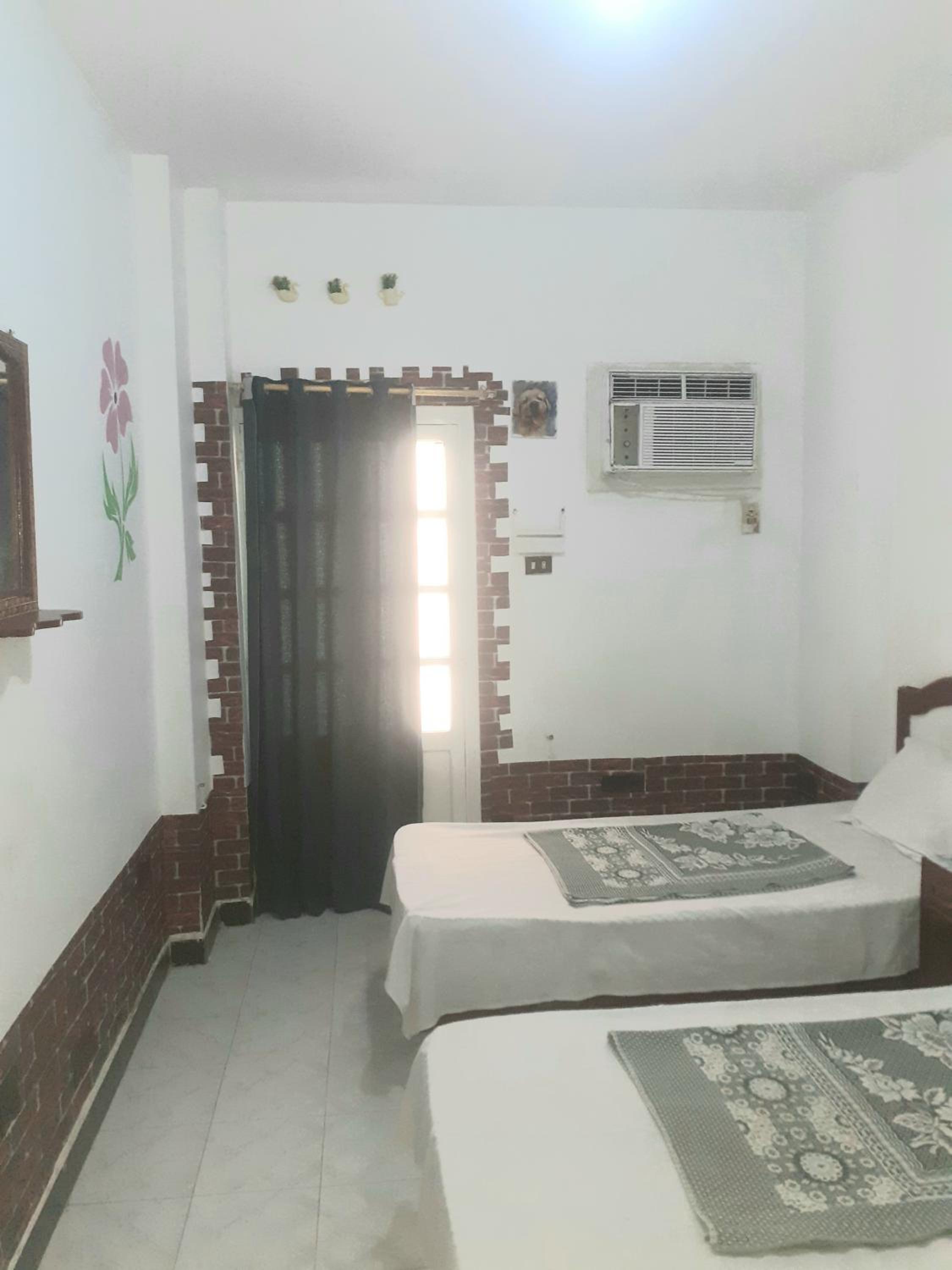 Double Room with Private Bathroom - Photo 14