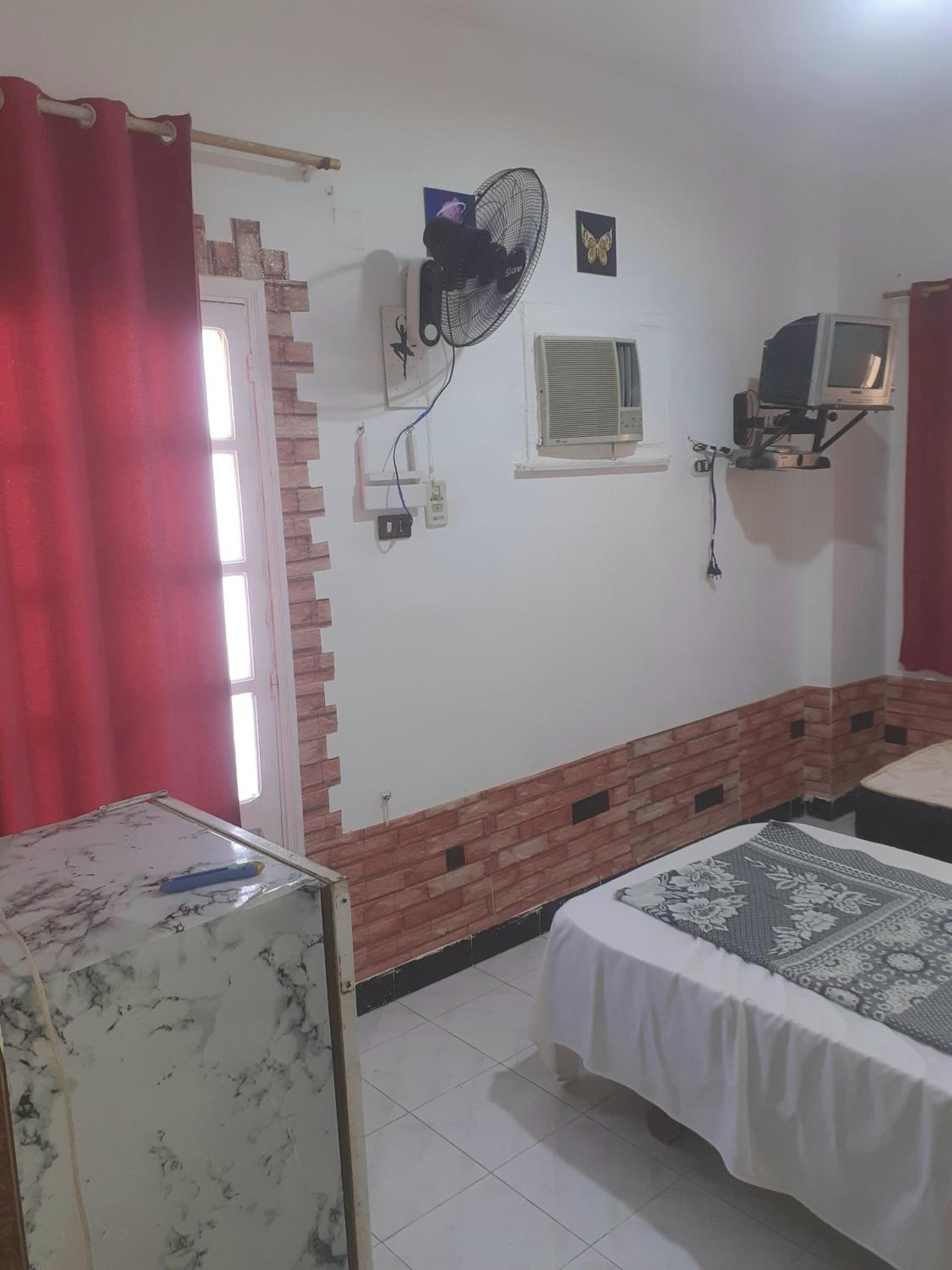 Double Room with Private Bathroom - Photo 17