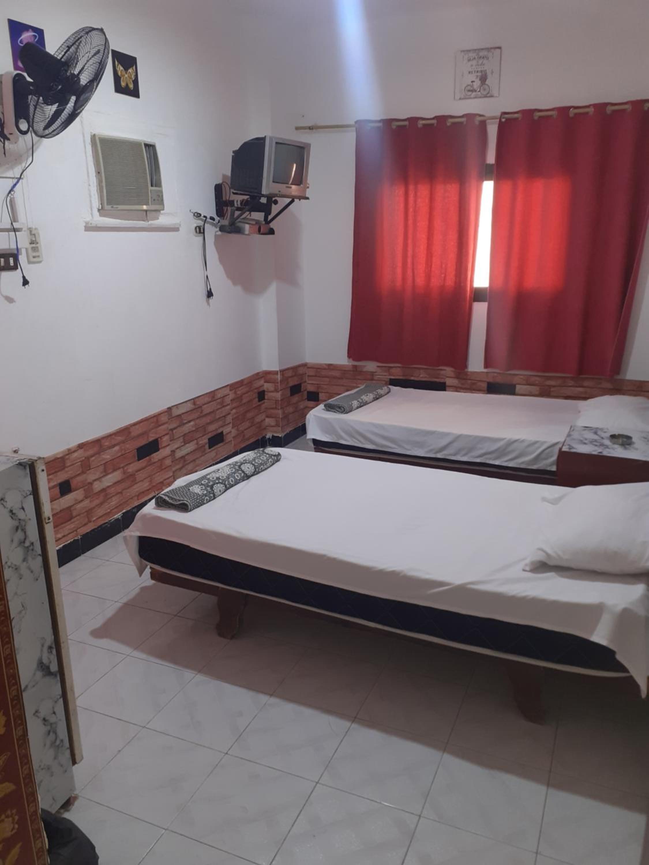 Double Room with Private Bathroom - Photo 8