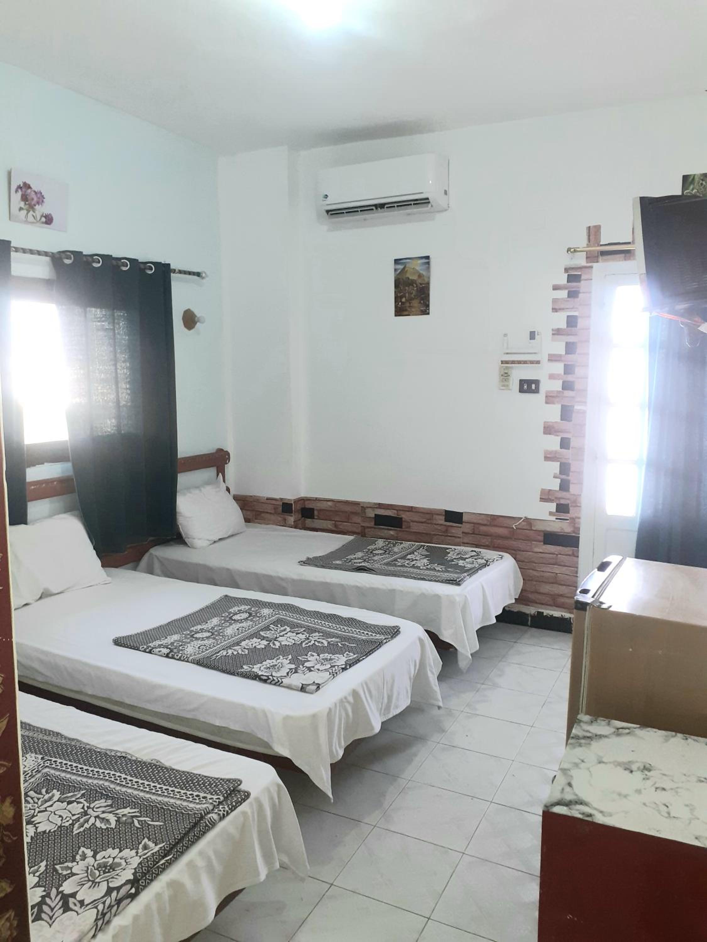 Triple Room with Private Bathroom - Photo 4