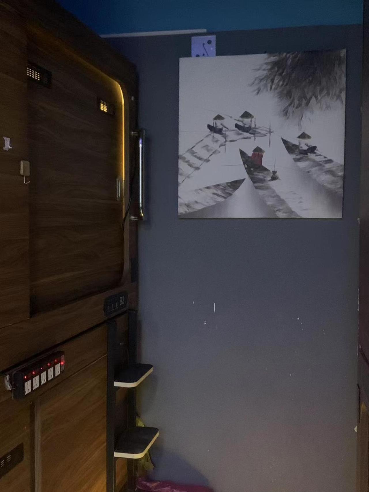 Bed in 8-Bed Mixed Dormitory Room