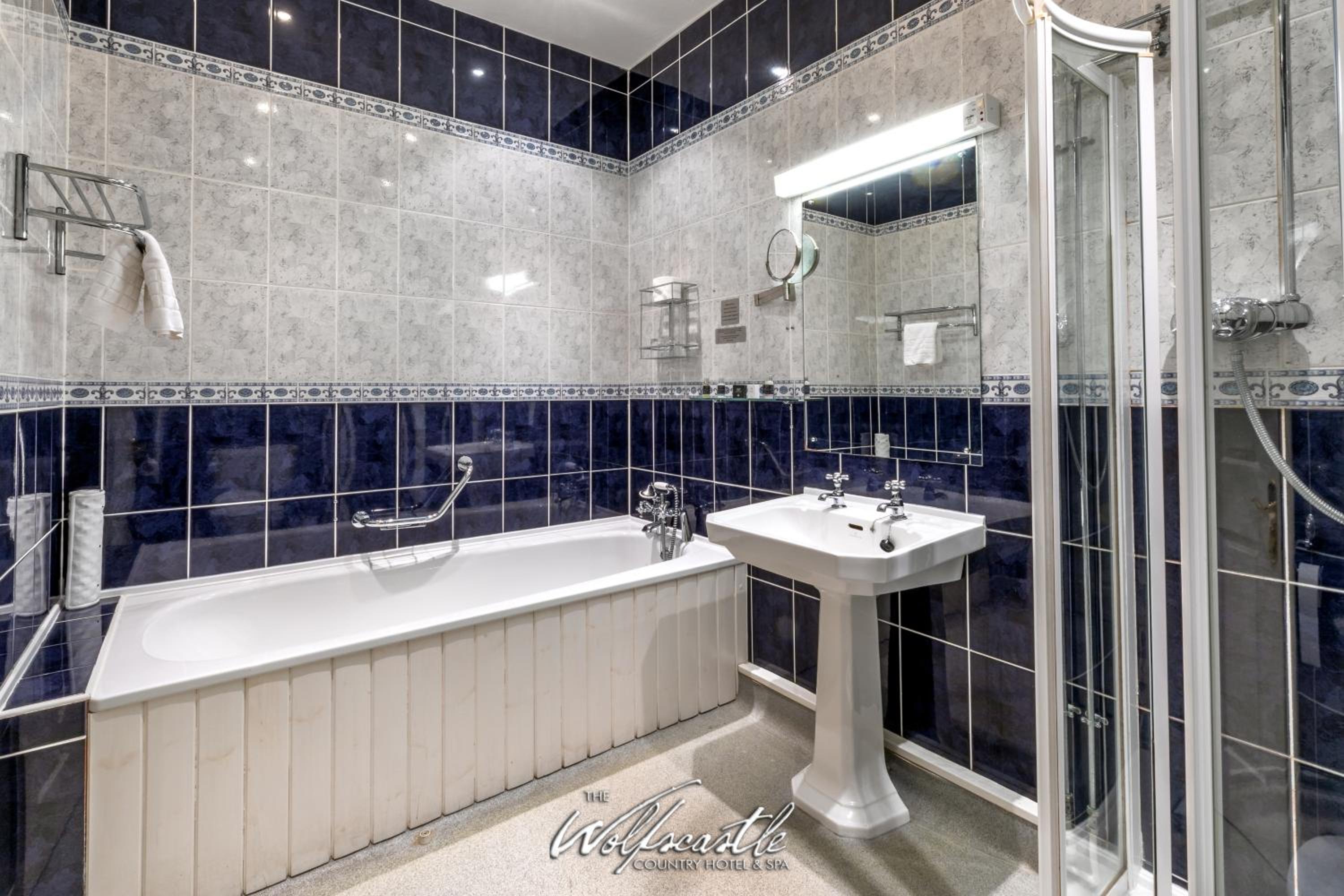 Deluxe King Room photo 2