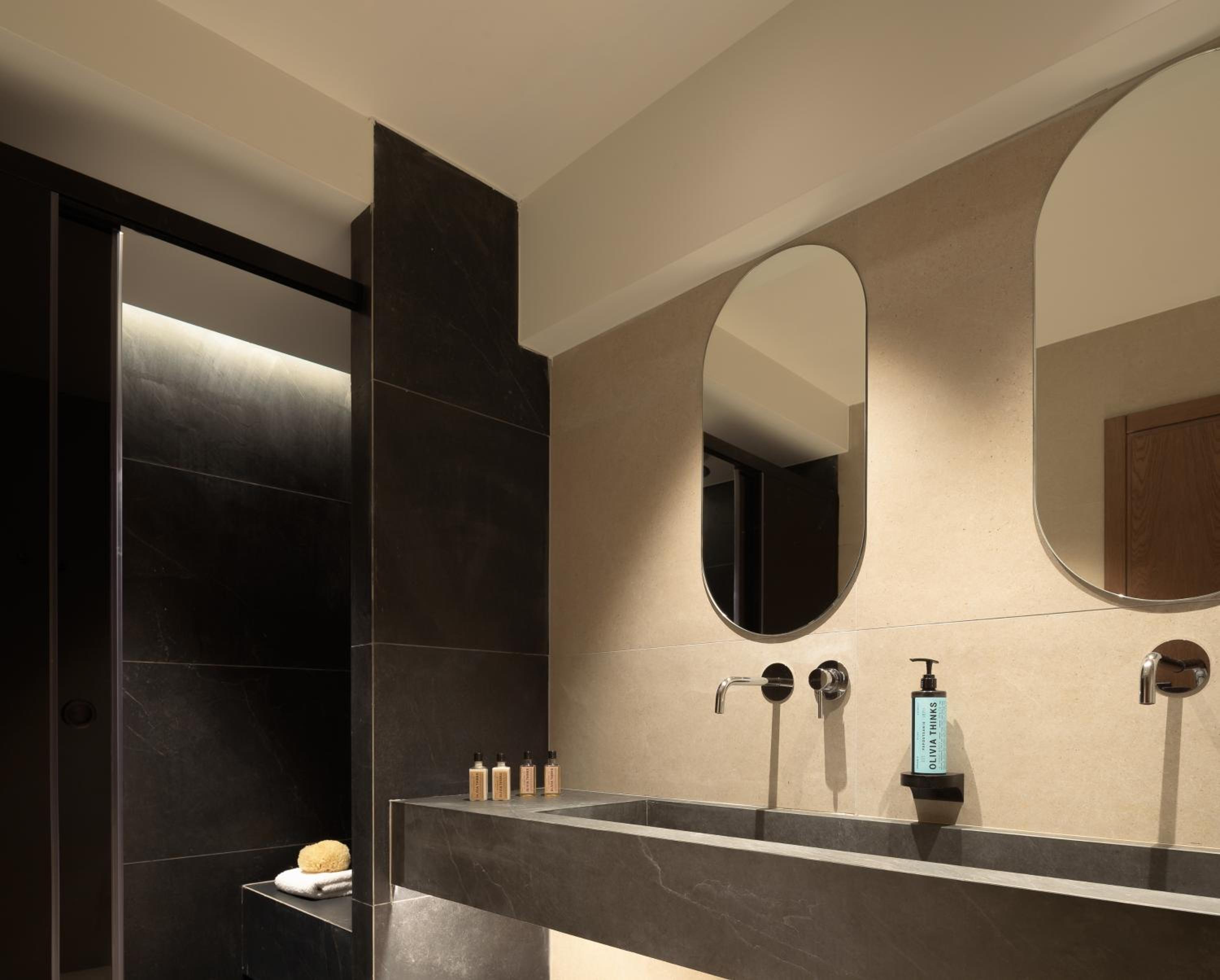 Family Suite - Photo 16