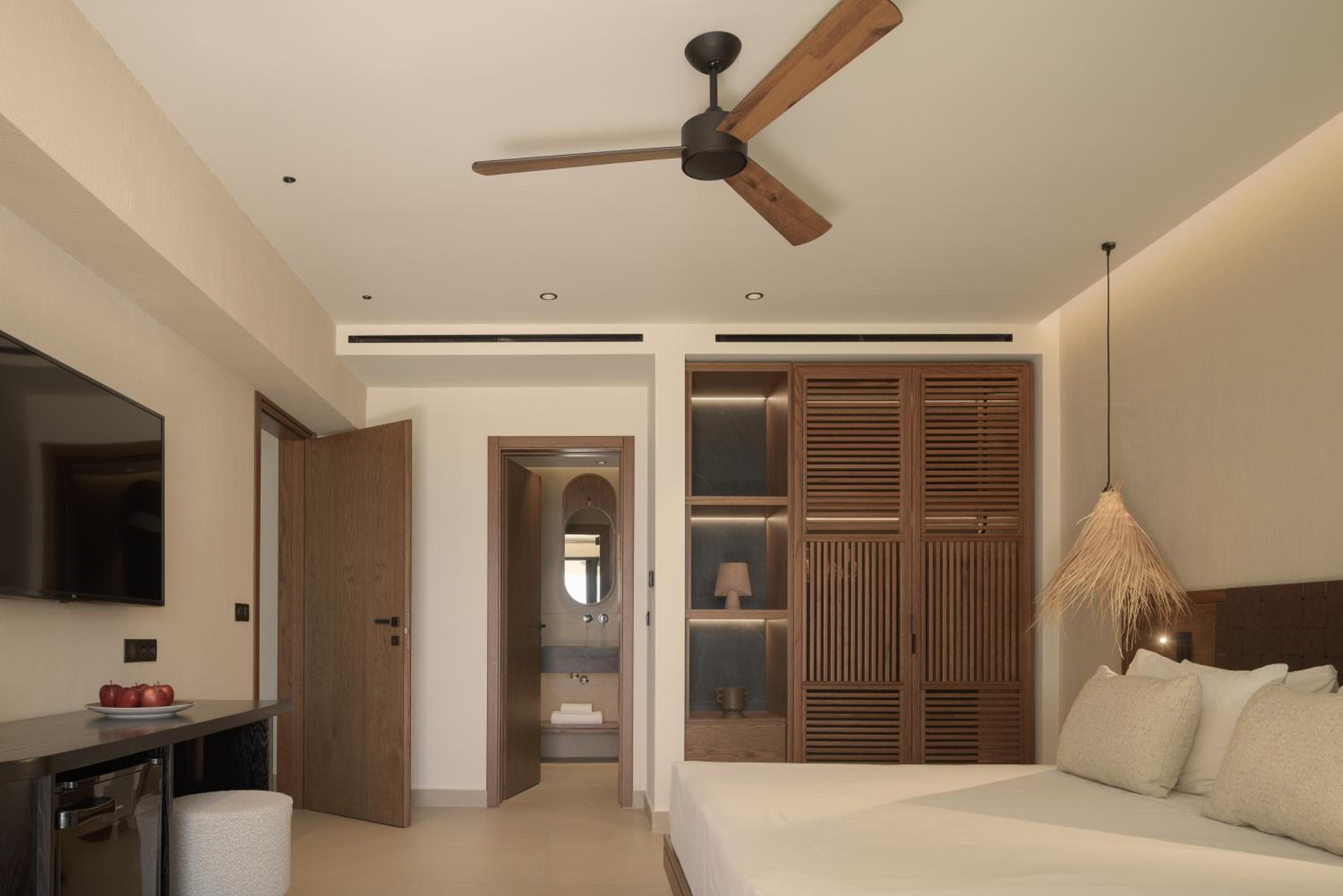 Two-Bedroom Suite - Photo 2