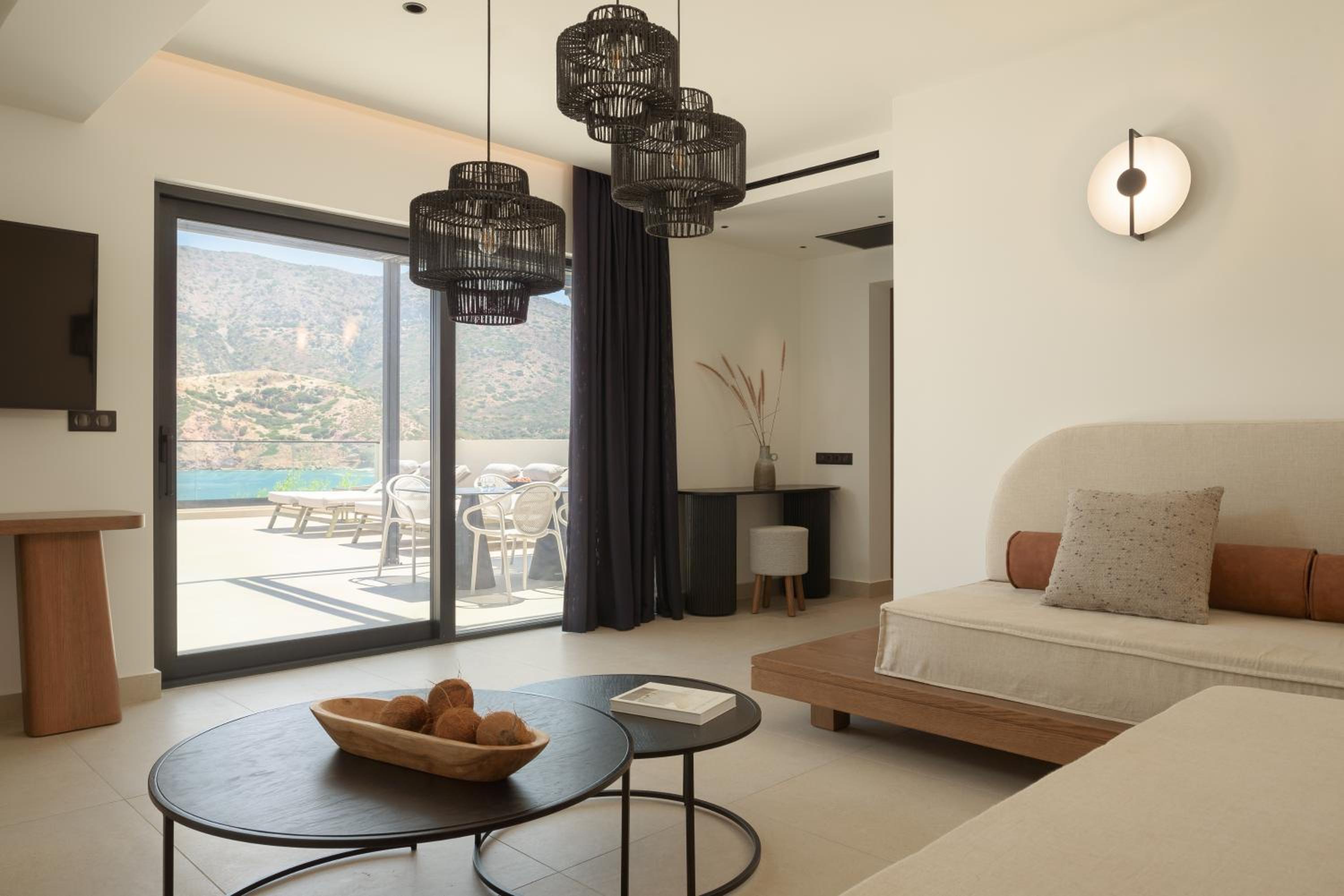 Two-Bedroom Suite thumbnail 6