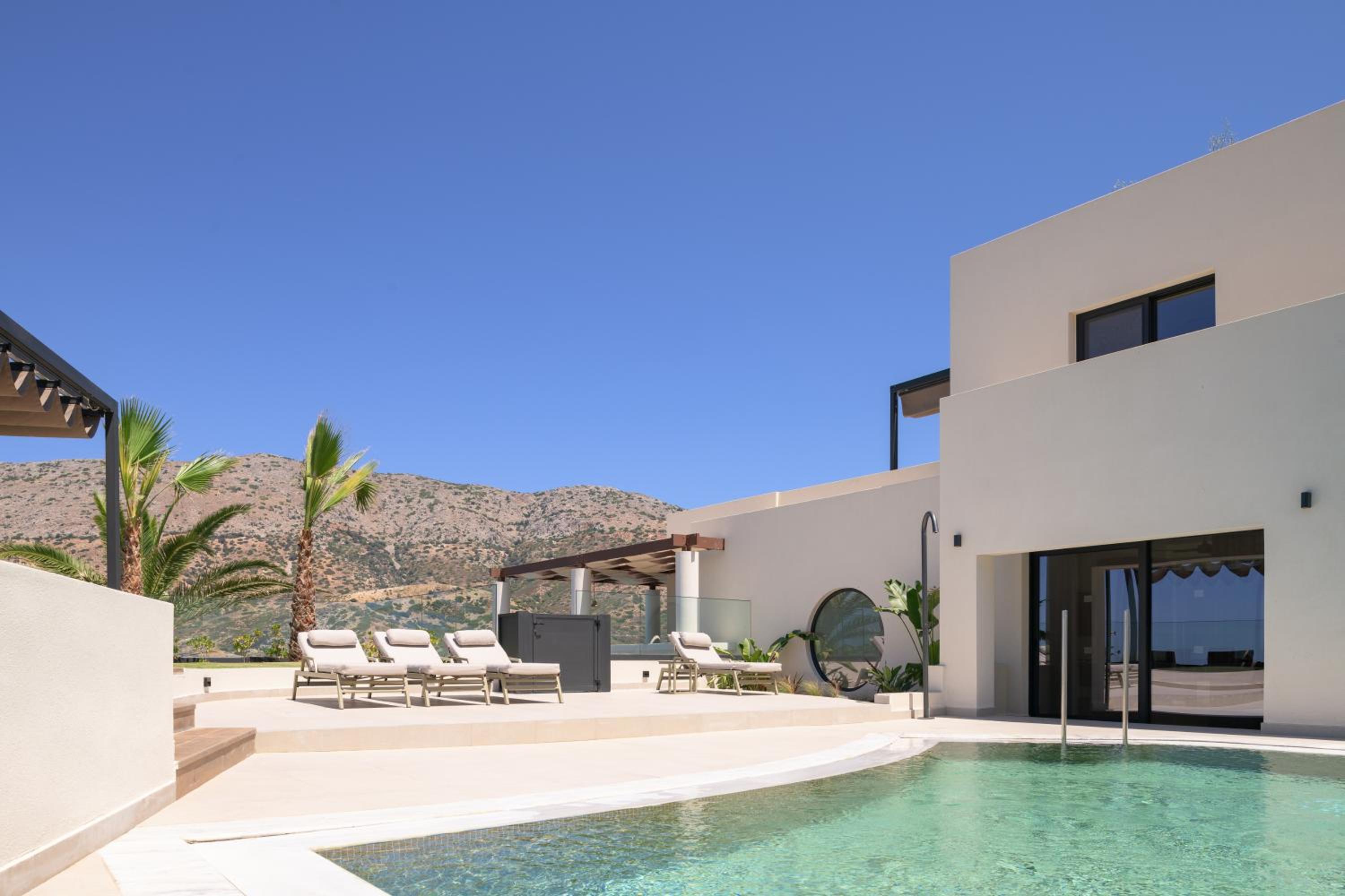 VIP Suite with Private Pool