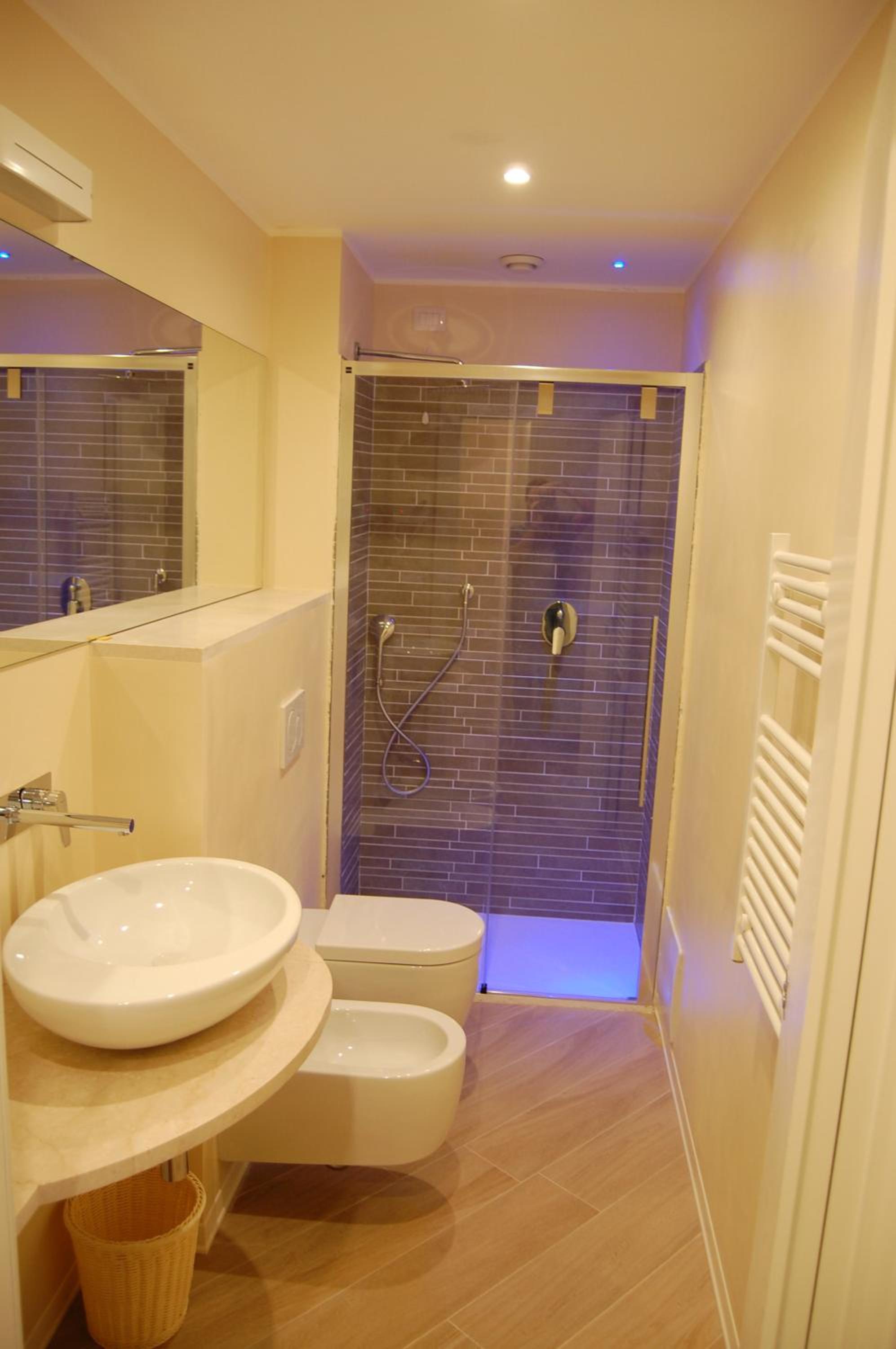 Double Room - Photo 13