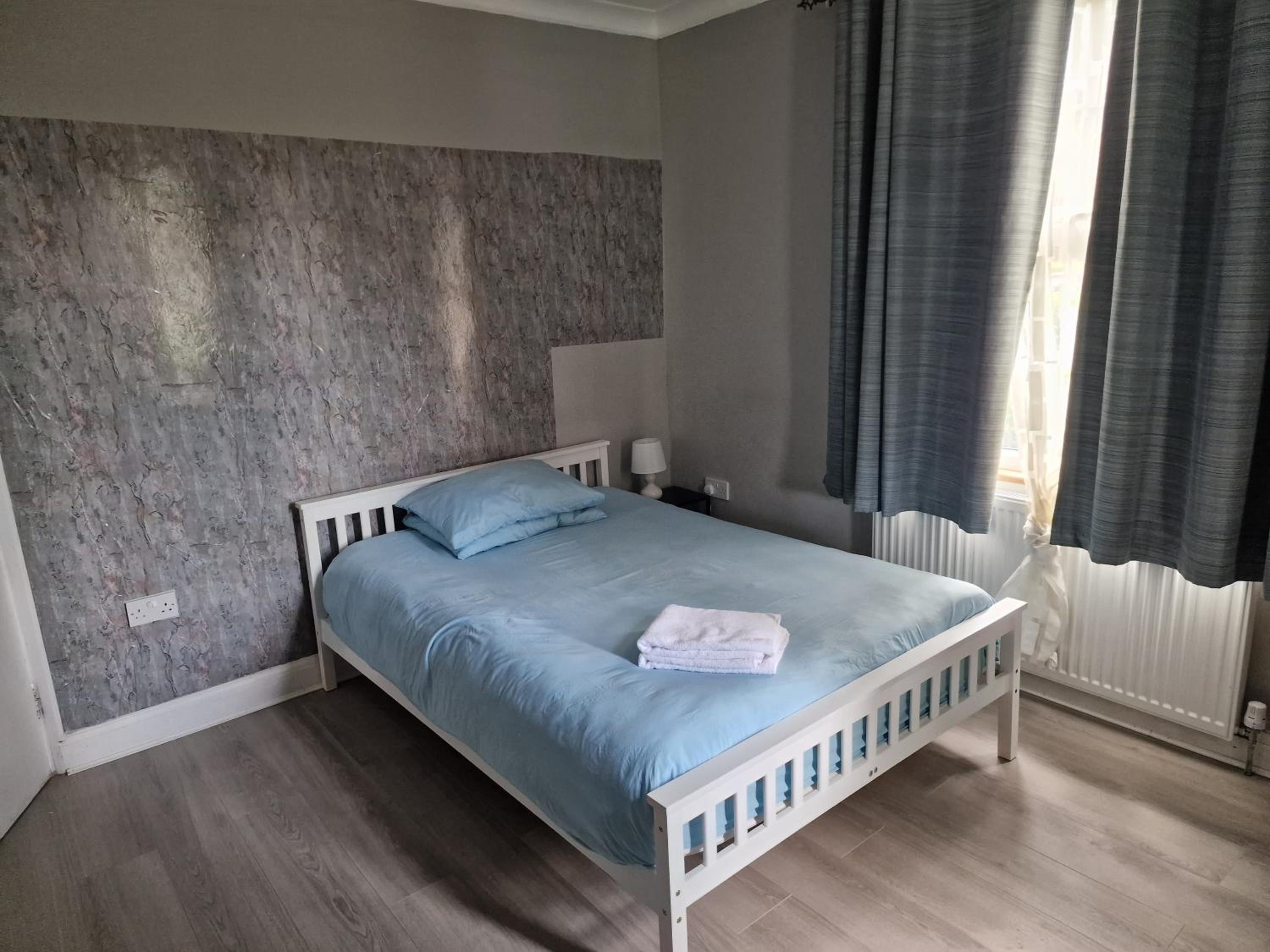 Double Room with Shared Bathroom photo 2