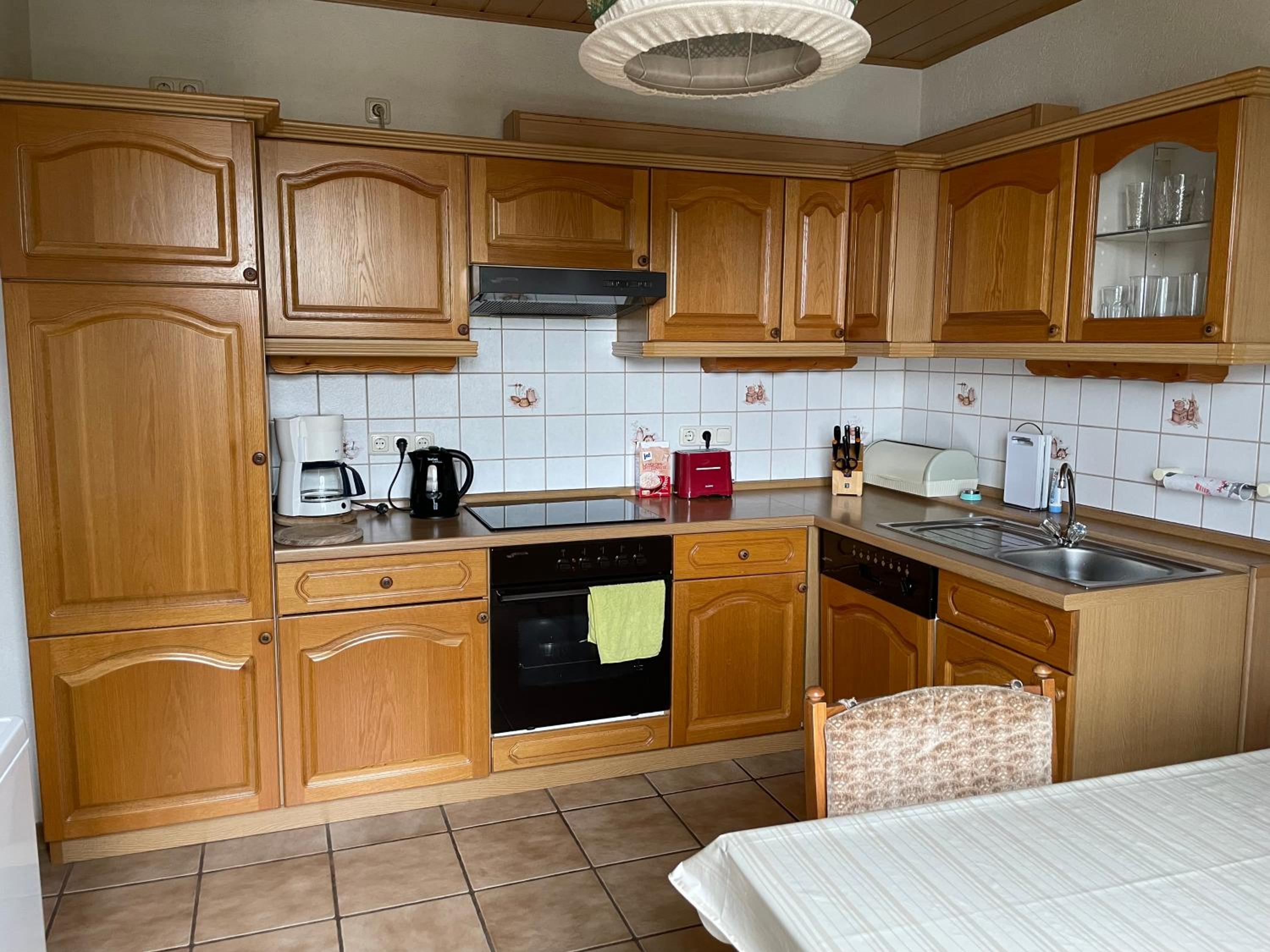Five-Bedroom House photo 2