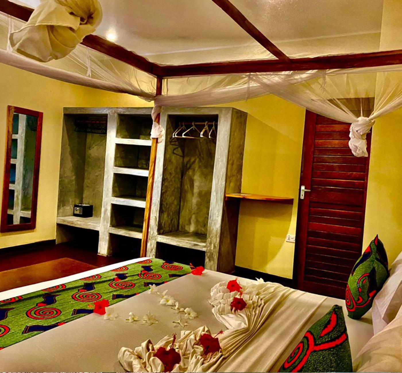 One-Bedroom Apartment - Photo 1