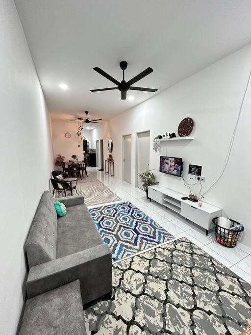 Three-Bedroom House photo 1