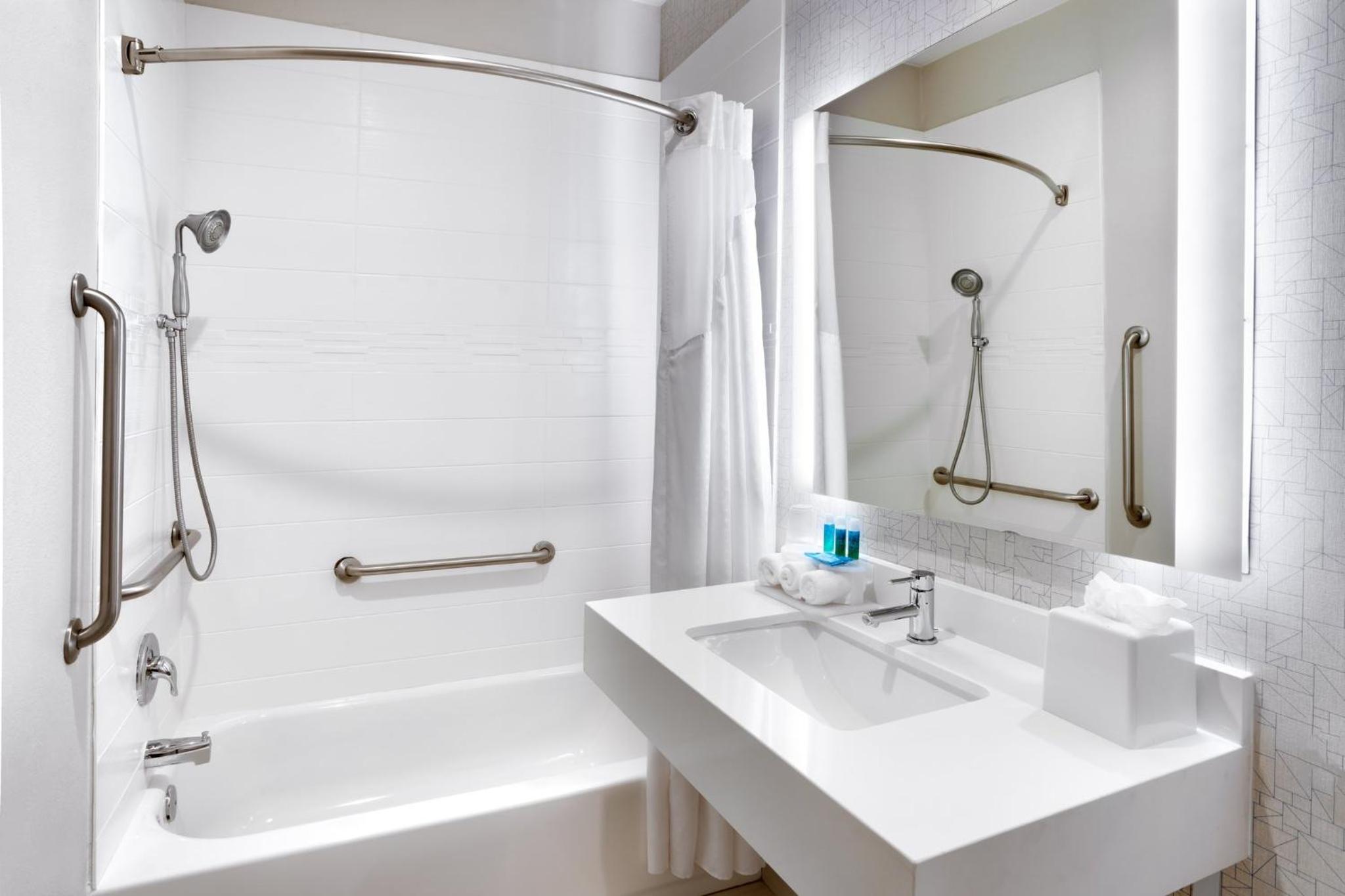 King Room - Mobility Access/Hearing Accessible - Photo 7