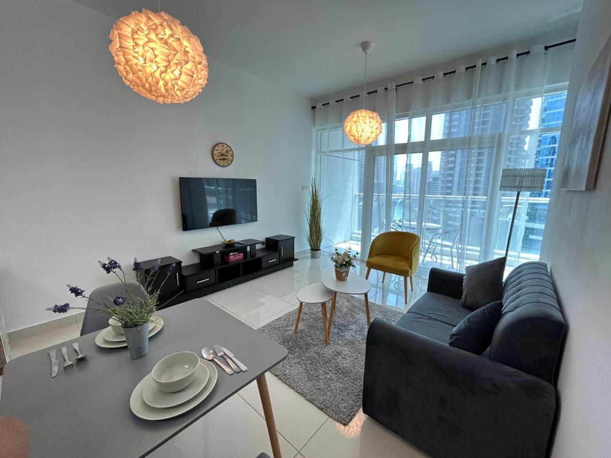 Deluxe Apartment photo 2
