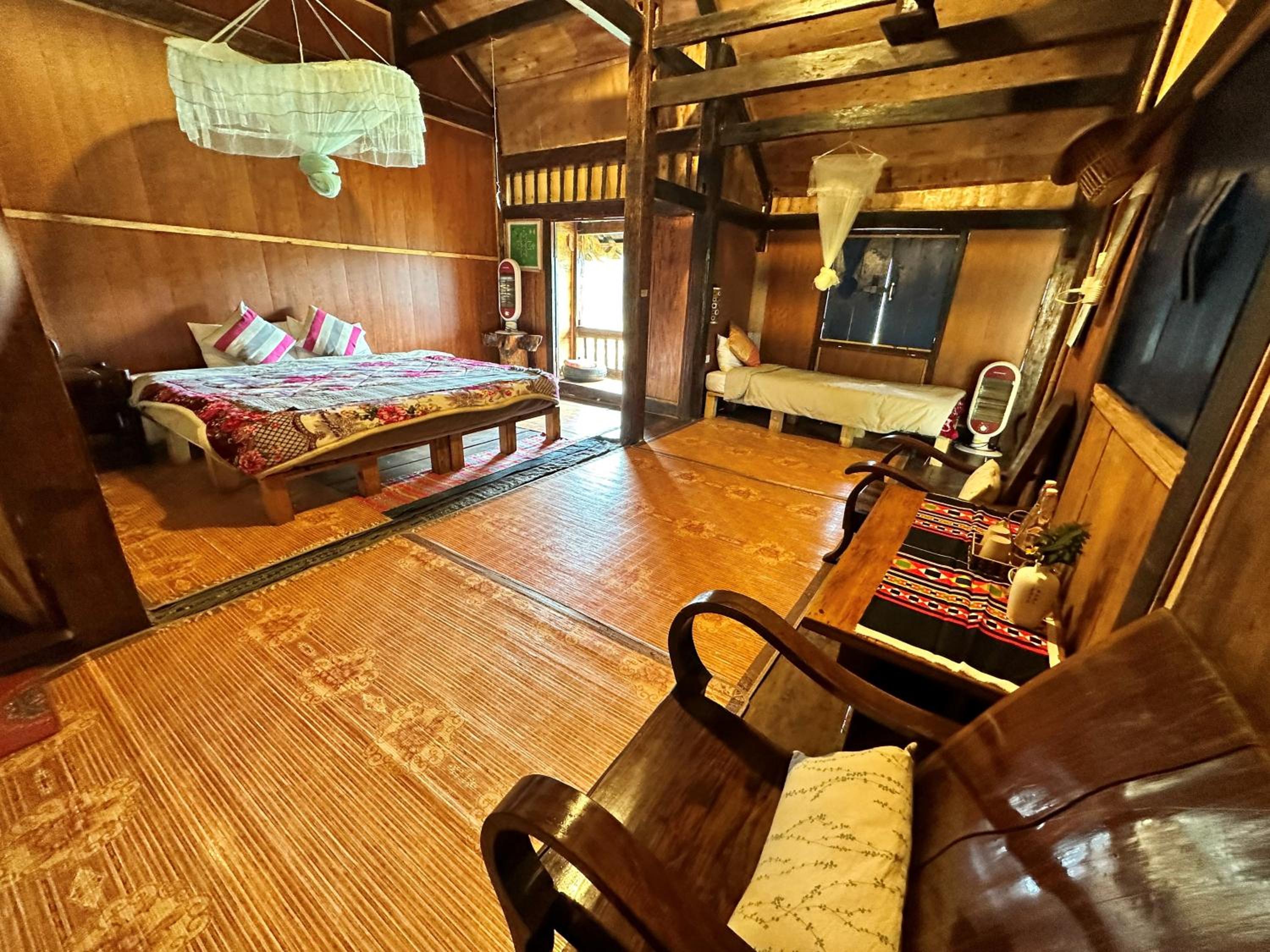 Deluxe Double Room (2 Adults + 1 Child) photo 1