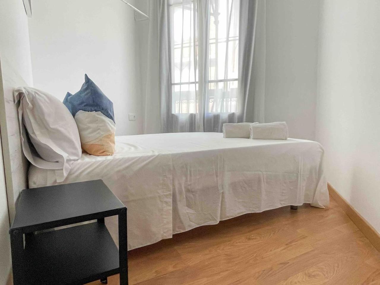 Three-Bedroom Apartment photo 2