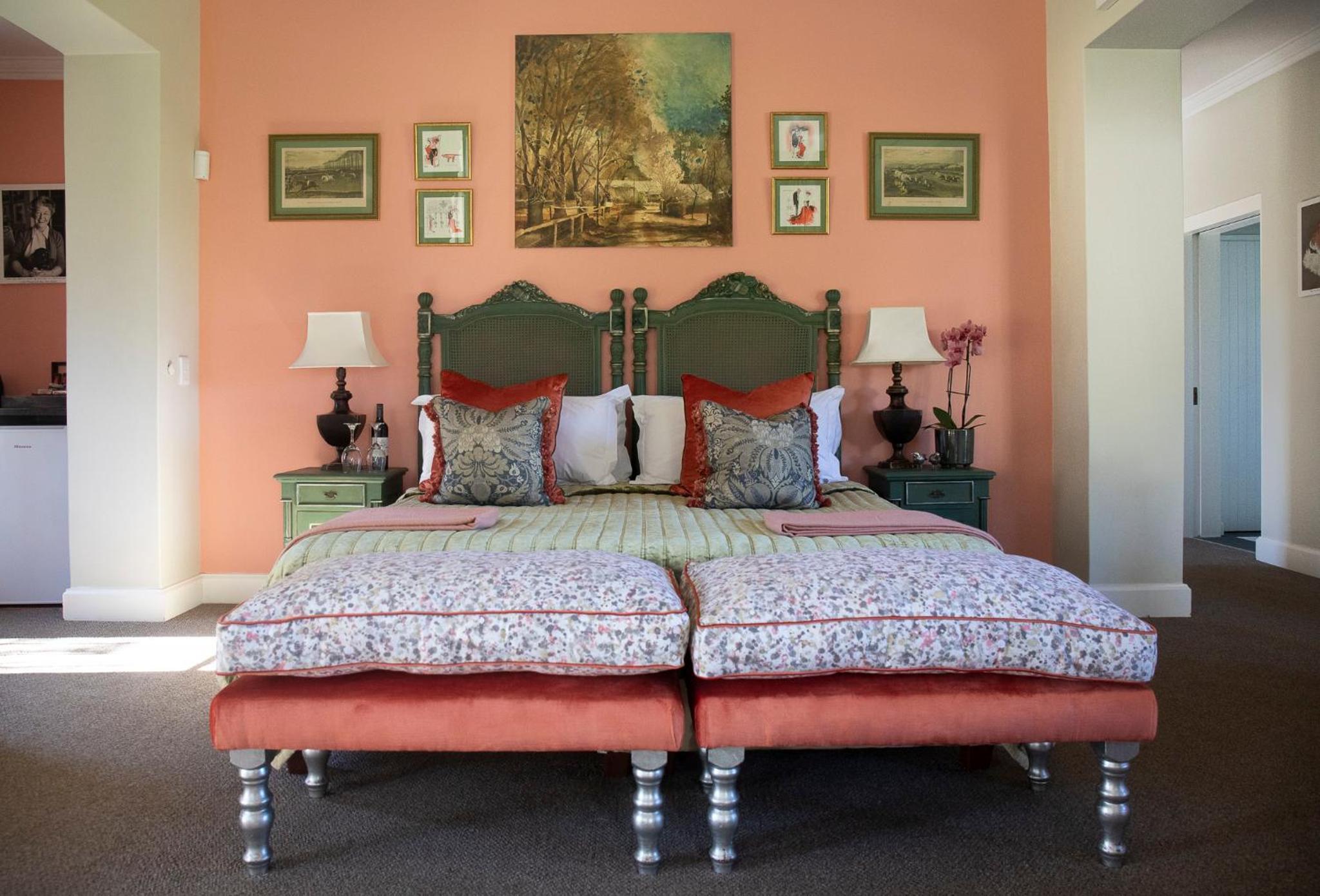 Superior Suite with Mountain View - Photo 18